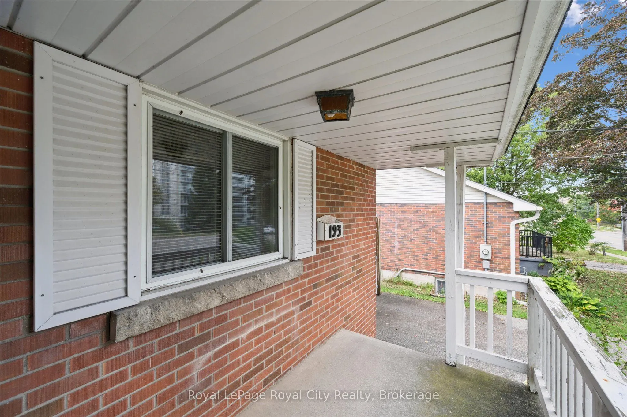 193 Edinburgh Road S