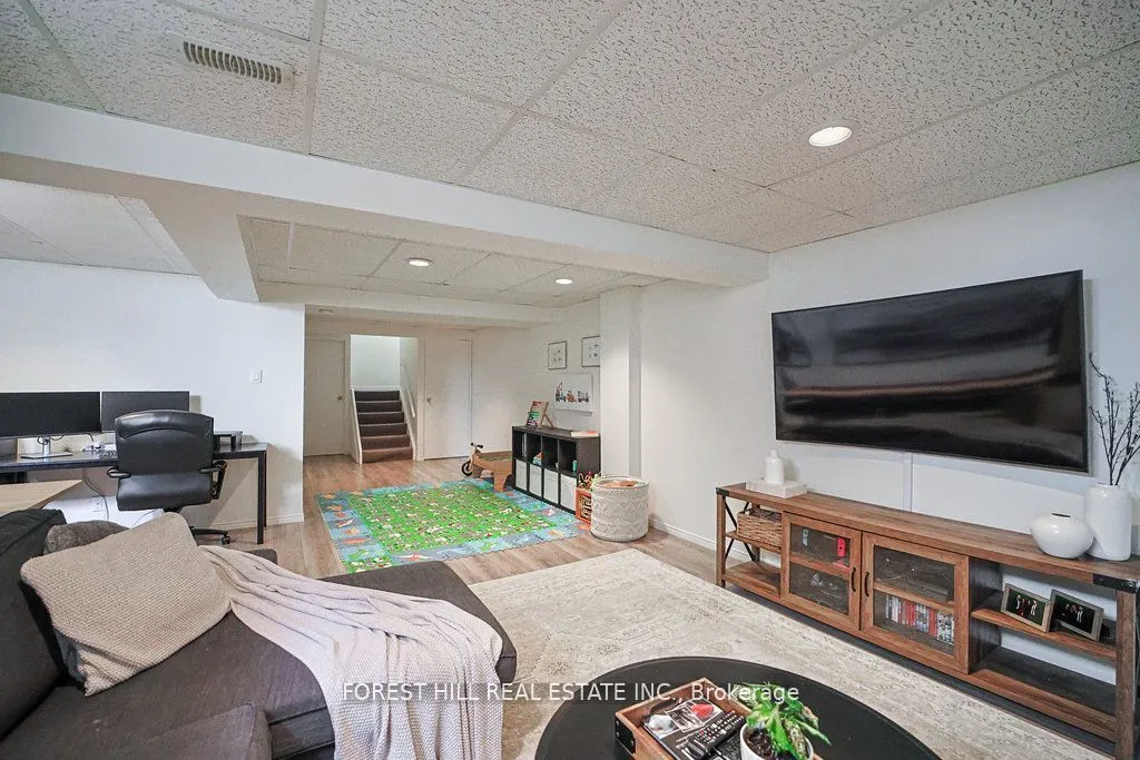 523 Beechwood Drive, #15