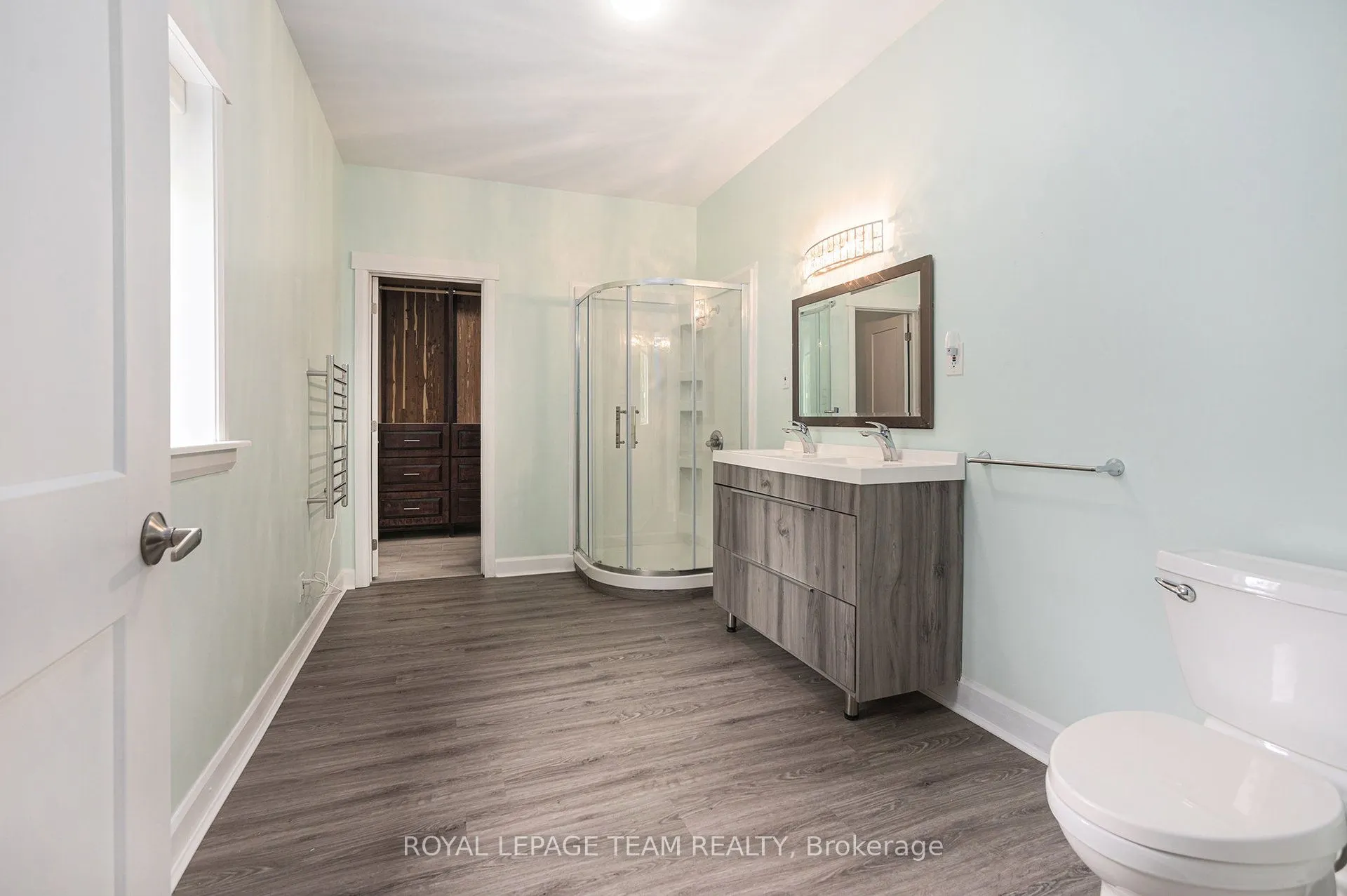 4517 Roger Stevens Drive