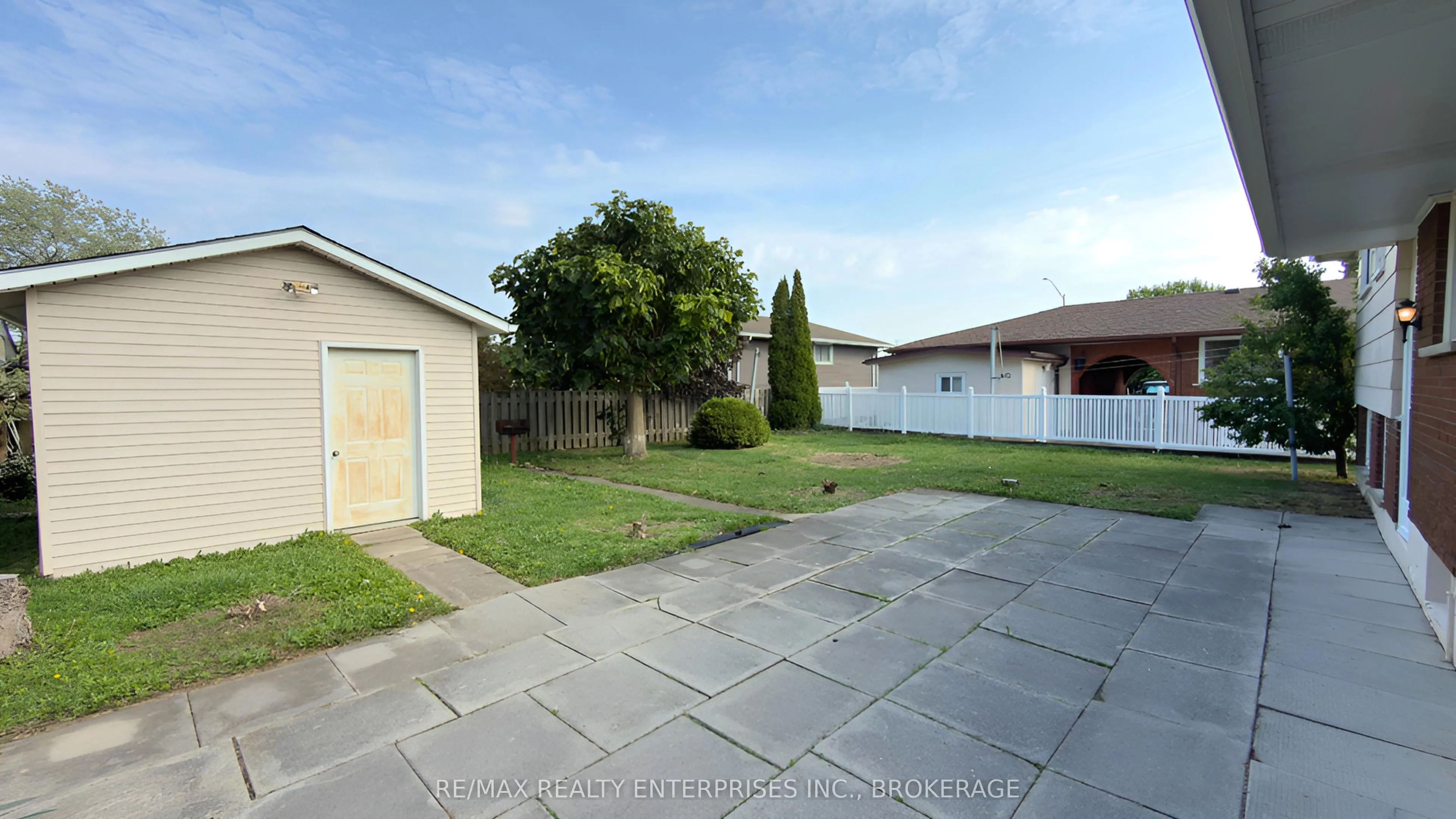 987 Steele Street