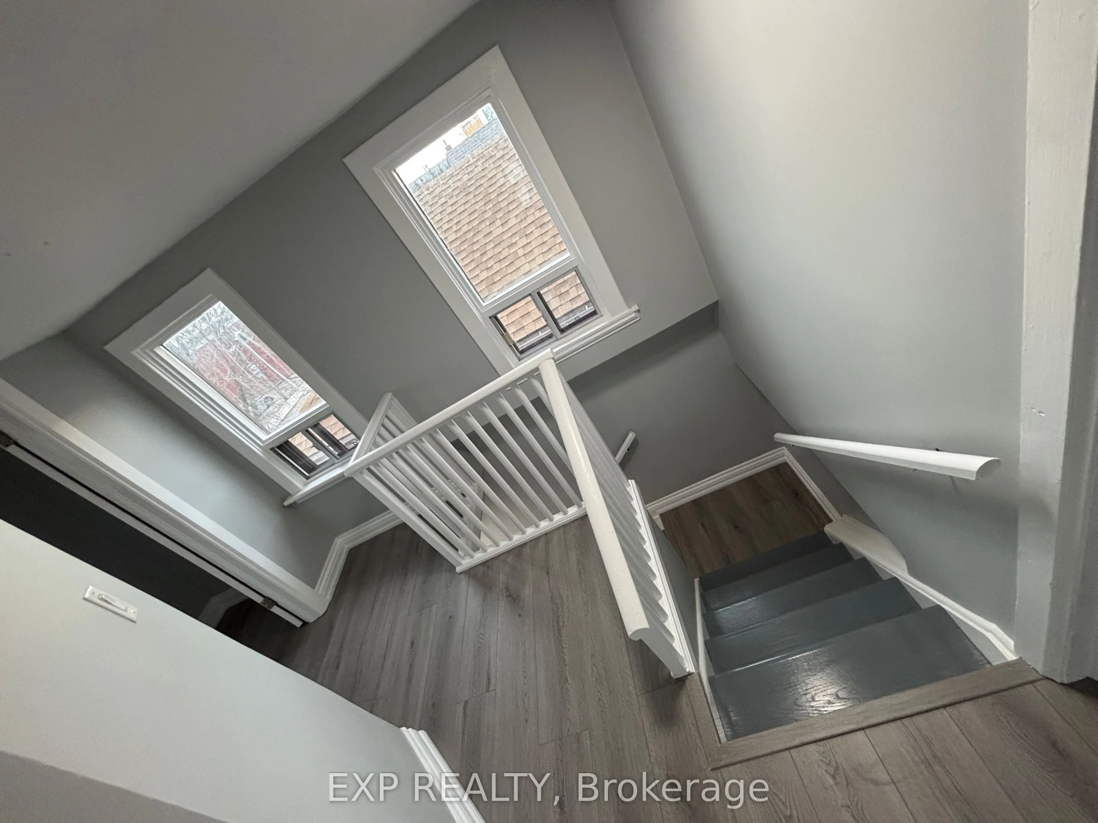 46 Delena Avenue S