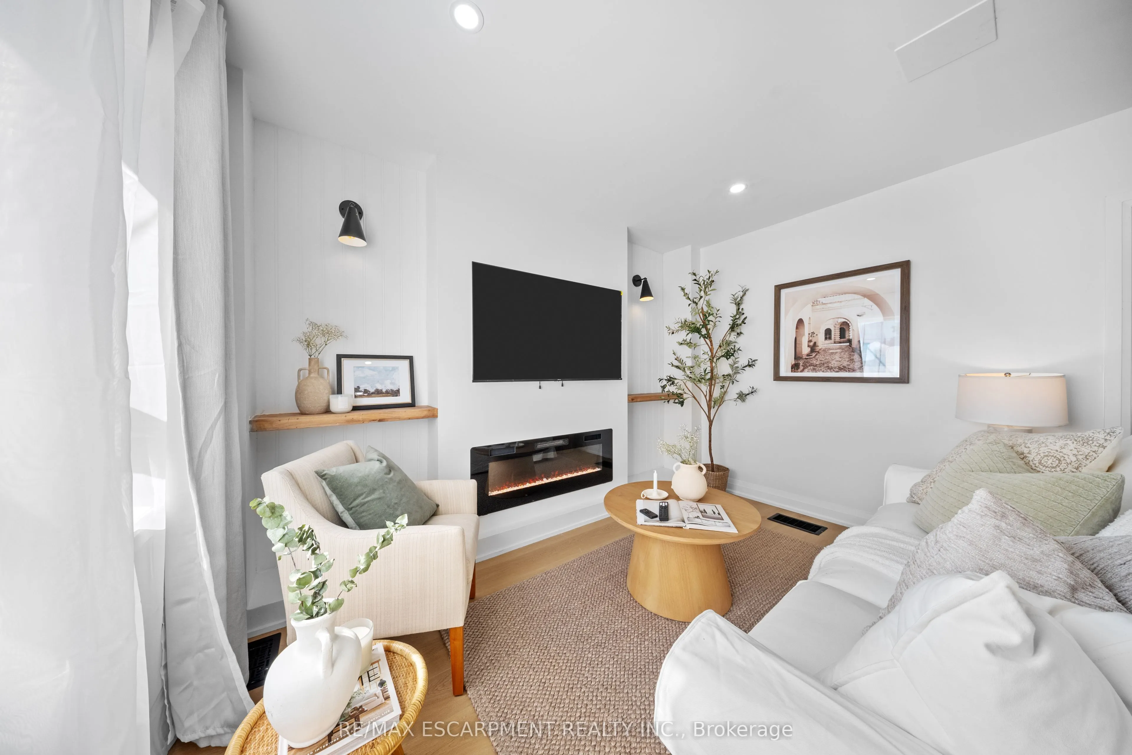 48 Woodbridge Road