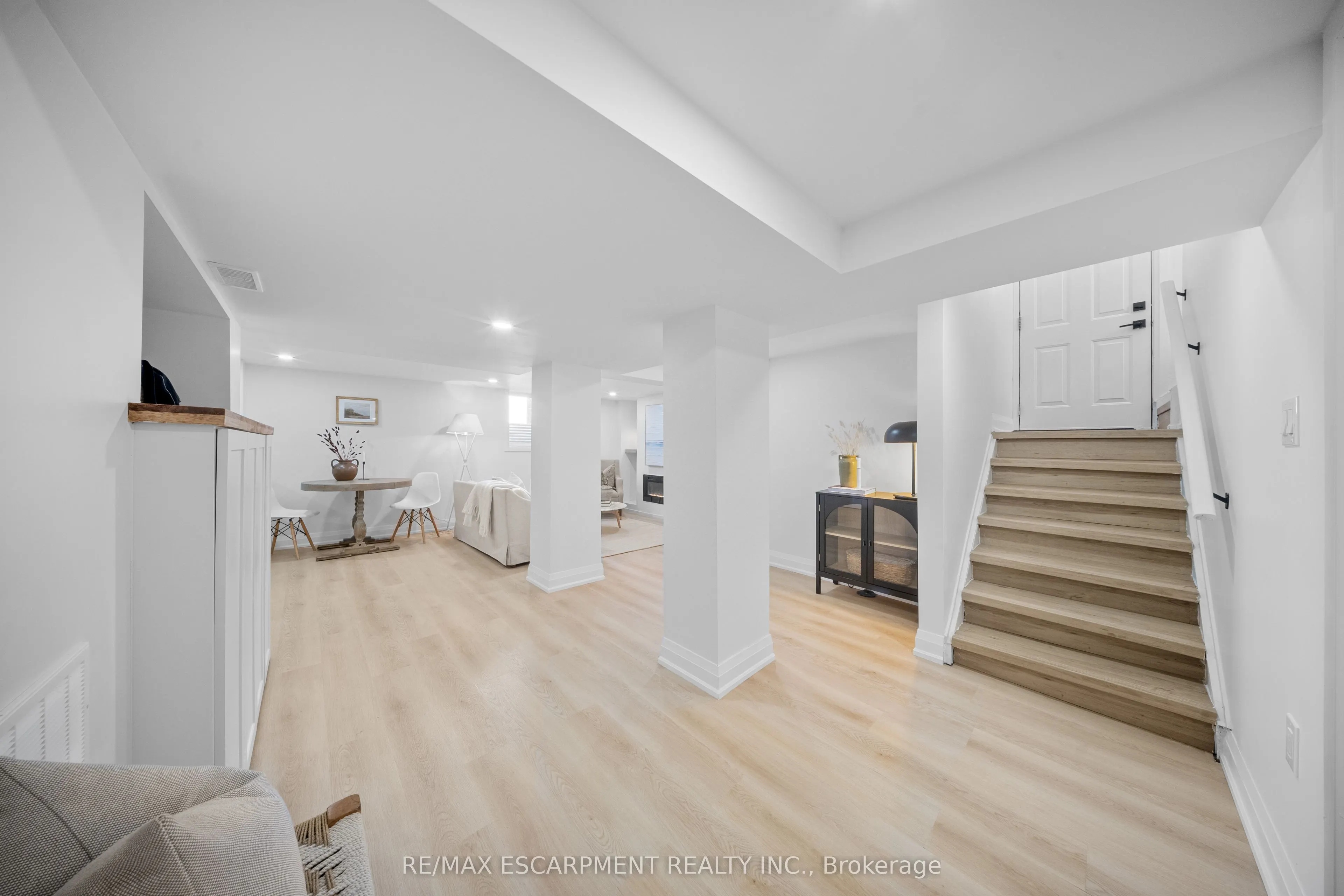48 Woodbridge Road
