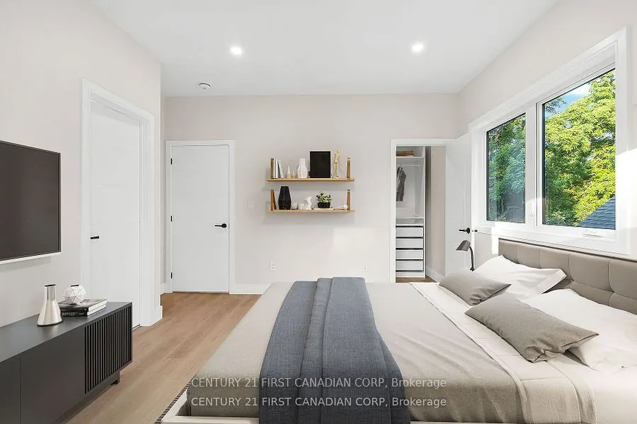 858 WILLIAM Street