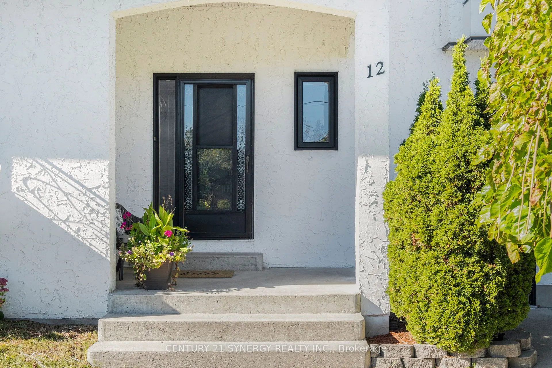 12 Davis Lane