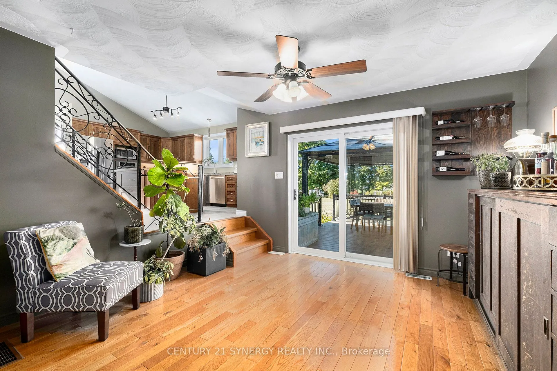 12 Davis Lane