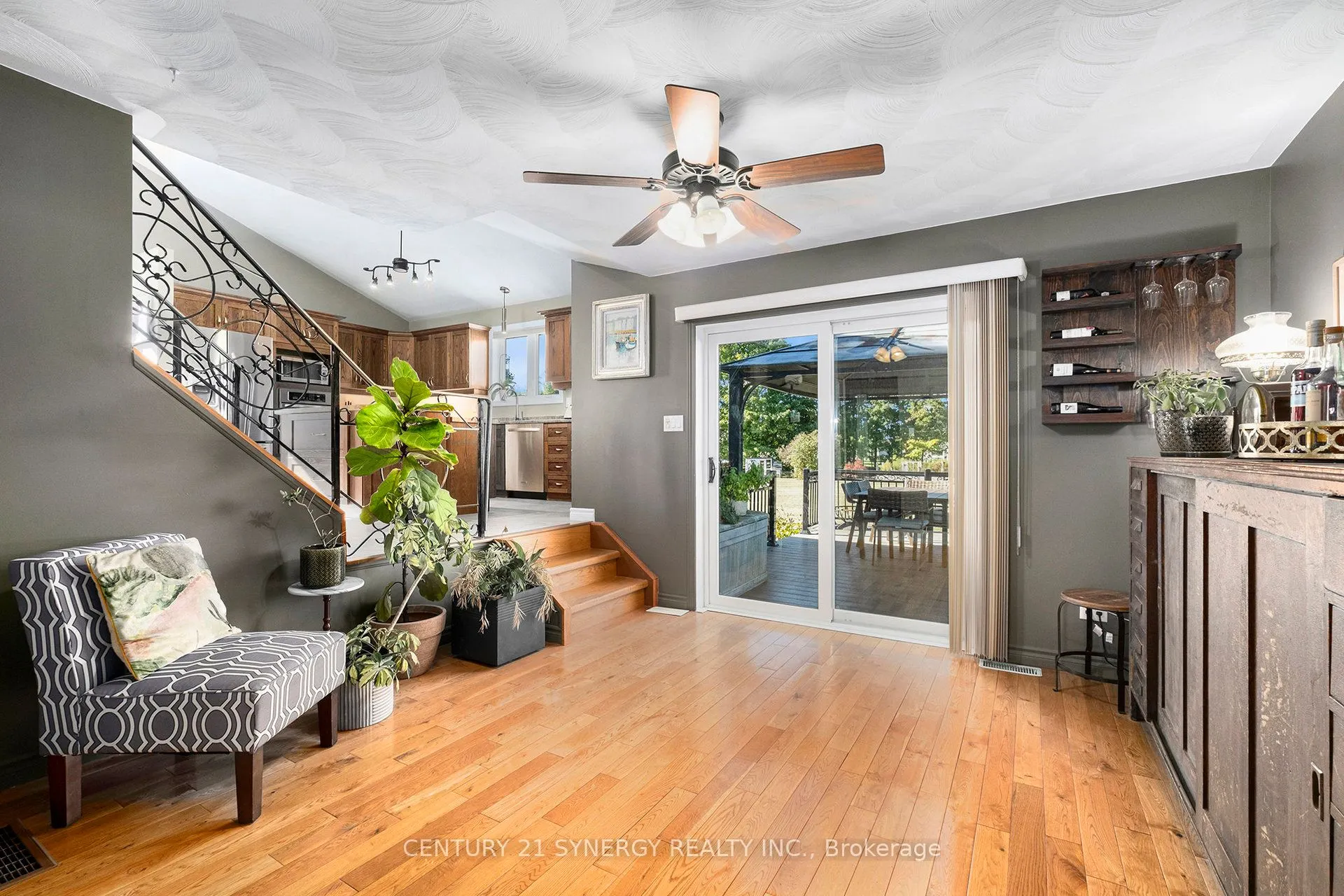 12 Davis Lane
