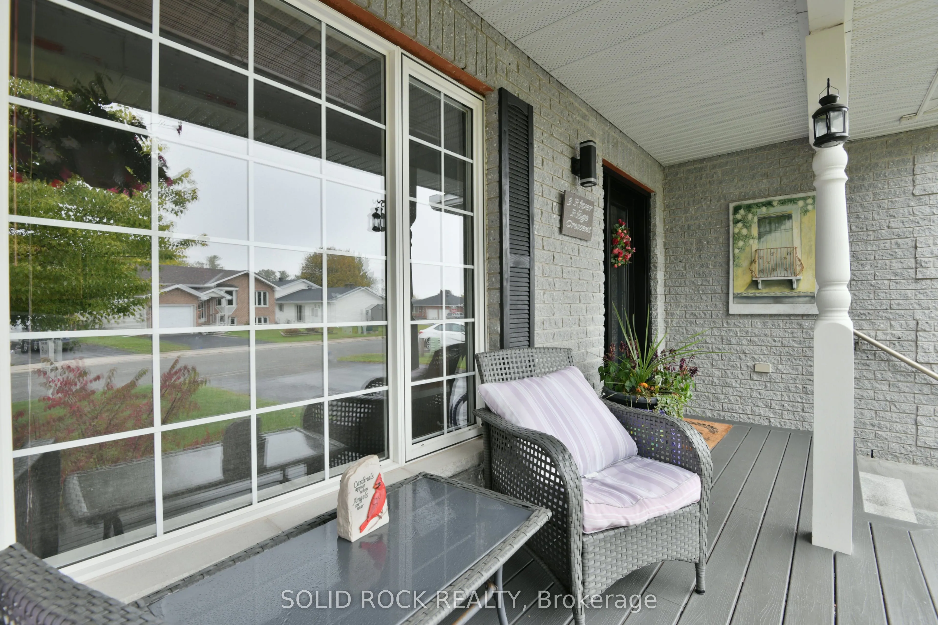 3 River Ridge Crescent