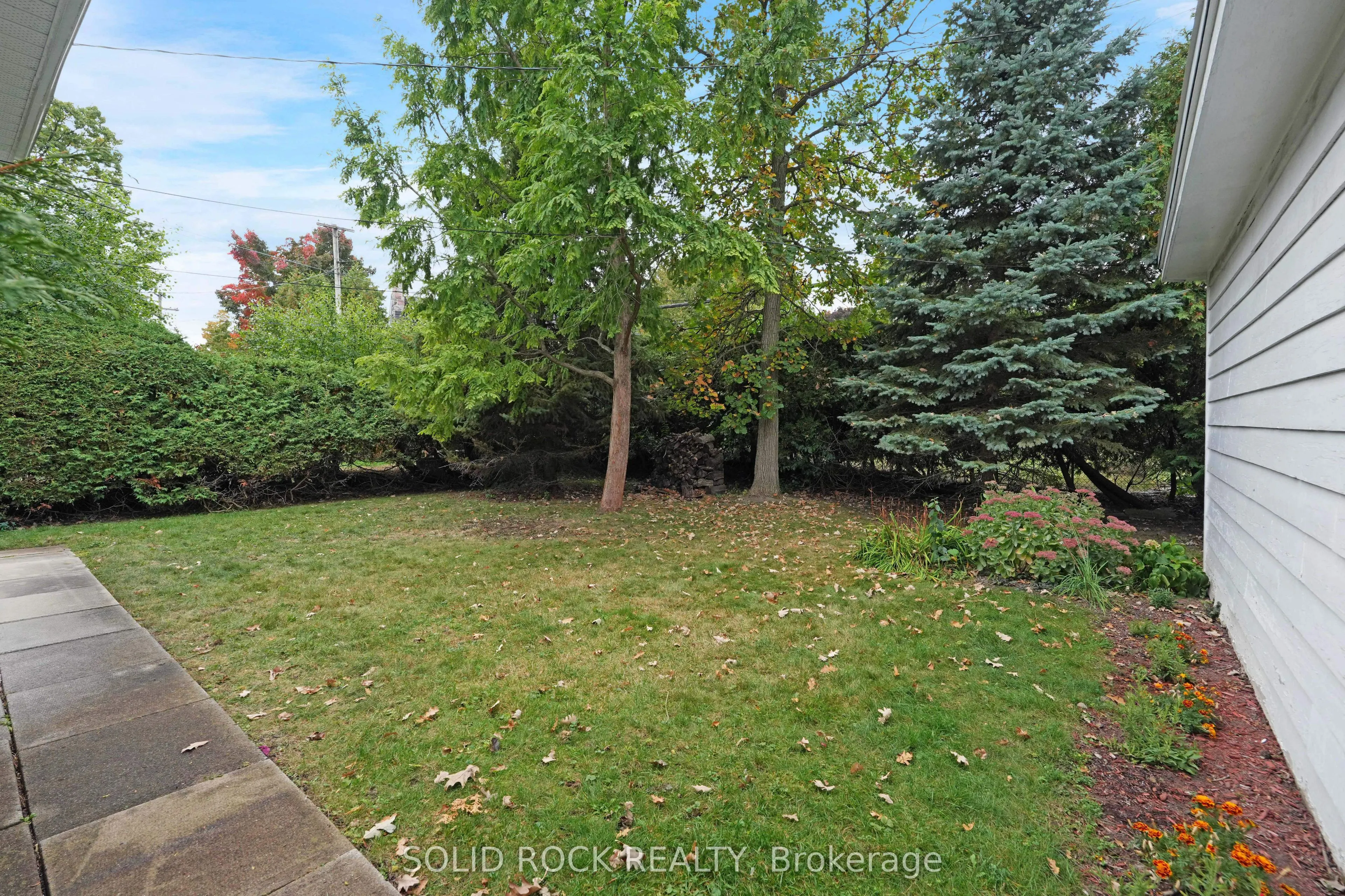 1034 Riddell Avenue S