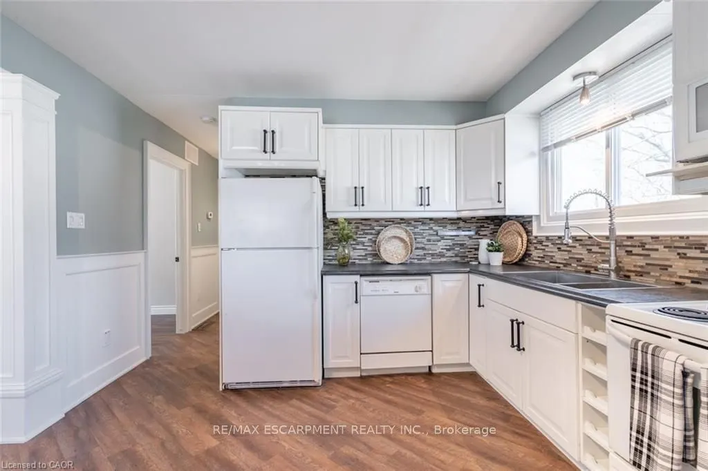 59 Edwina Court, #UPPER