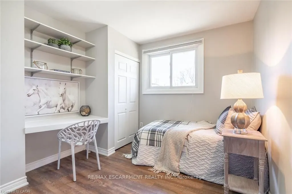 59 Edwina Court, #UPPER