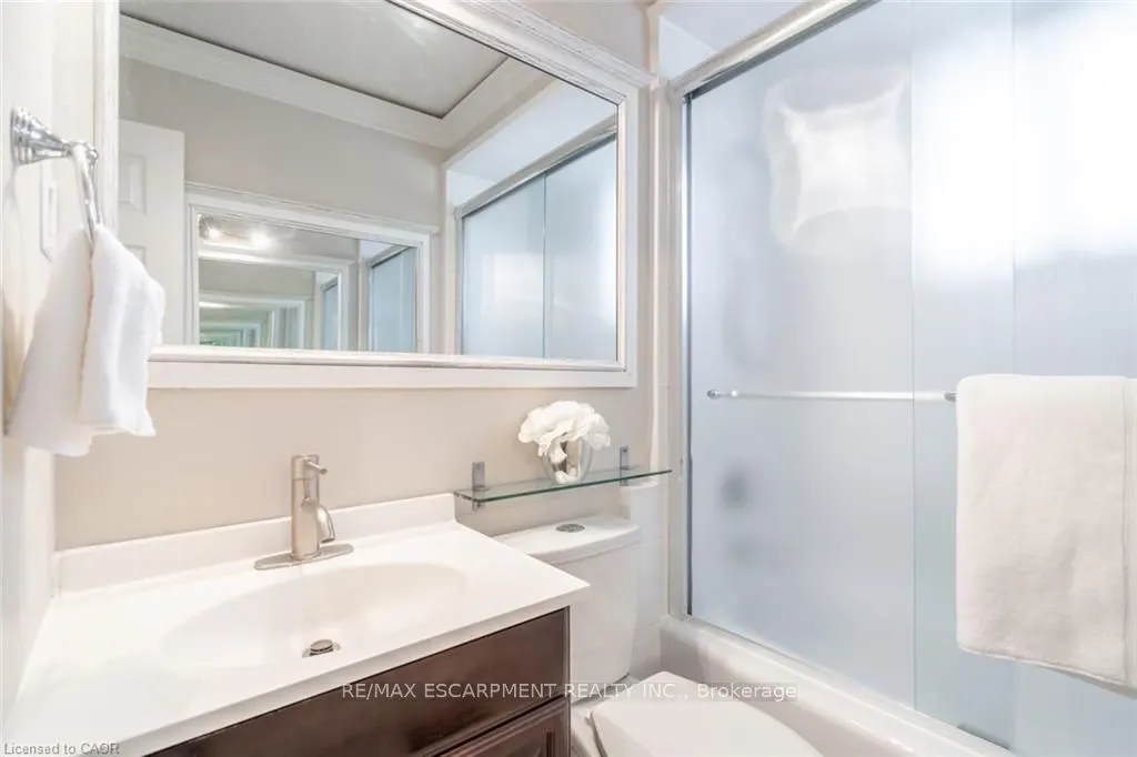 59 Edwina Court, #UPPER
