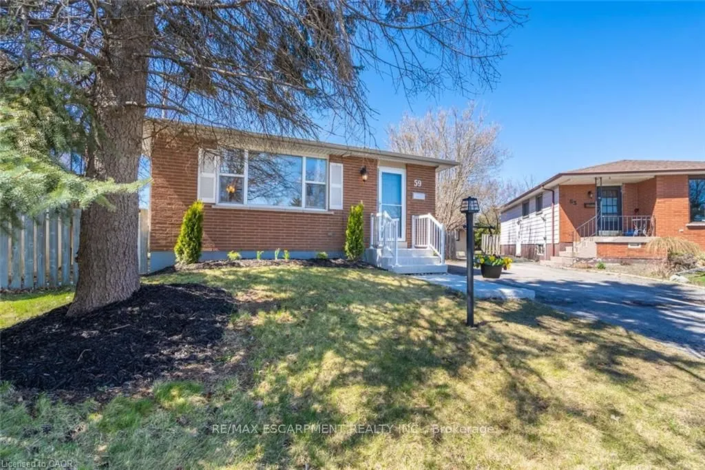 59 Edwina Court, #UPPER