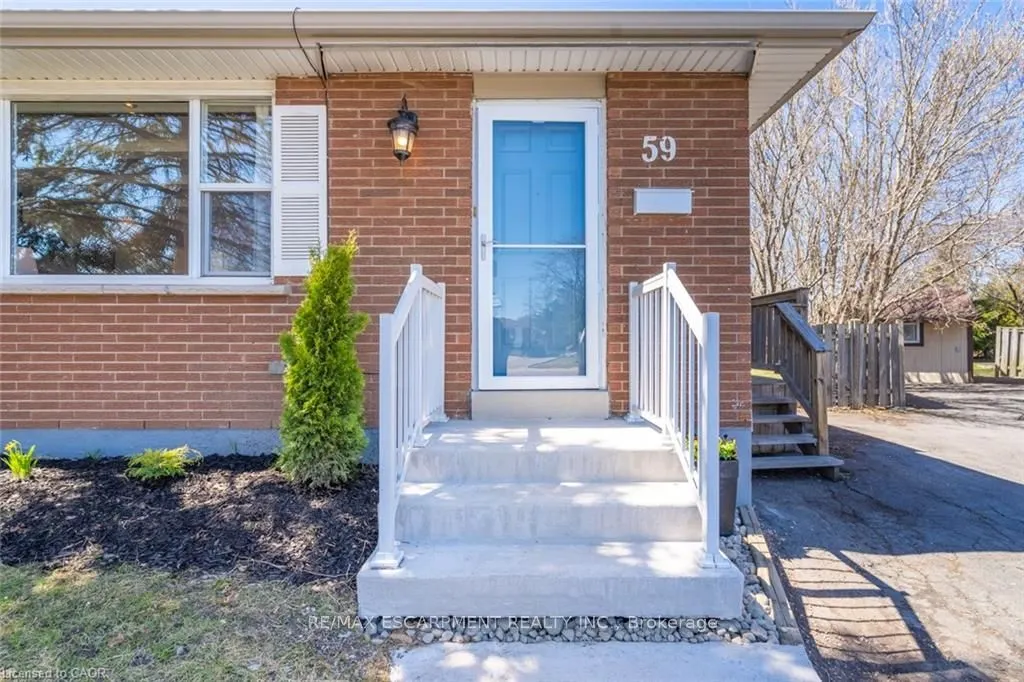 59 Edwina Court, #UPPER