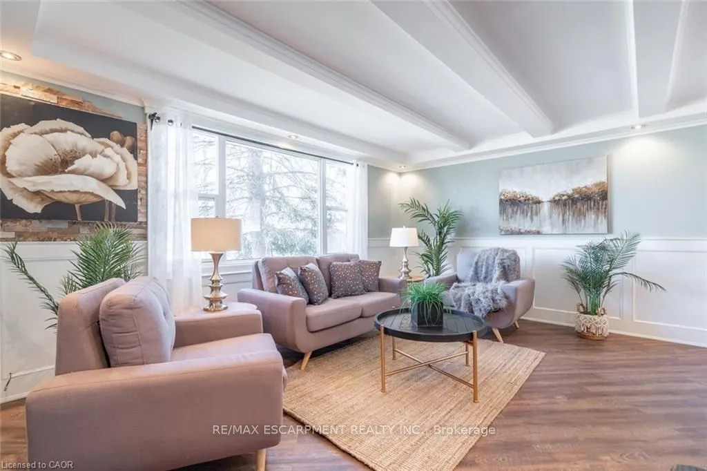 59 Edwina Court, #UPPER