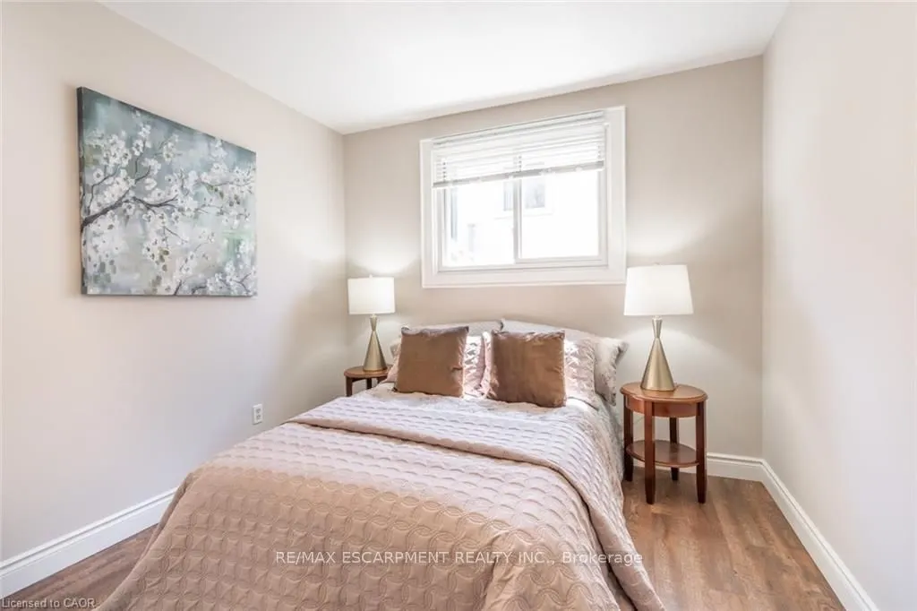 59 Edwina Court, #UPPER