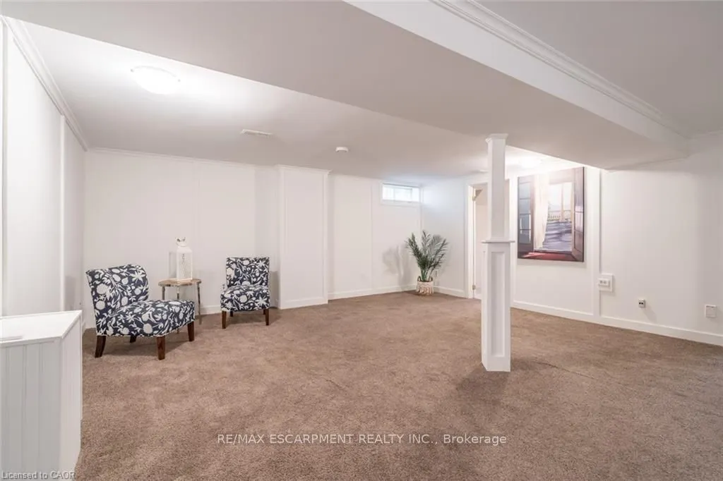 59 Edwina Court, #UPPER