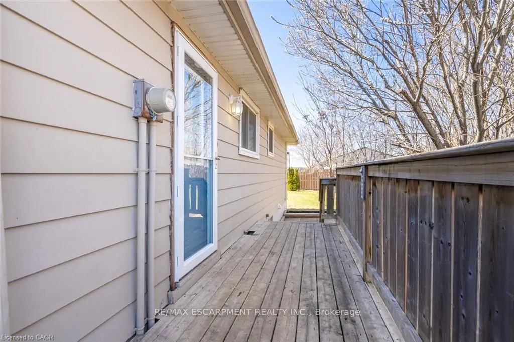 59 Edwina Court, #UPPER
