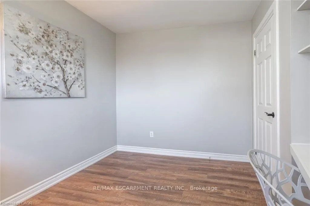 59 Edwina Court, #UPPER