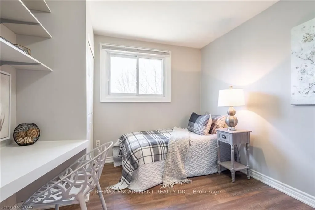 59 Edwina Court, #UPPER