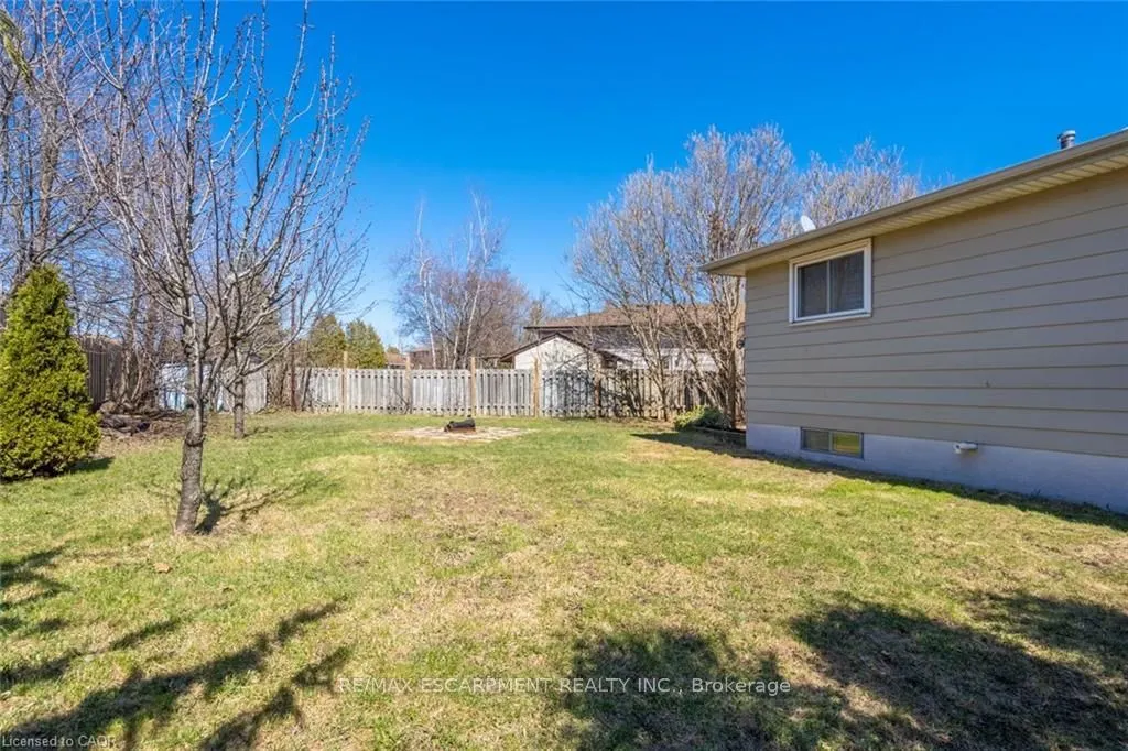59 Edwina Court, #UPPER