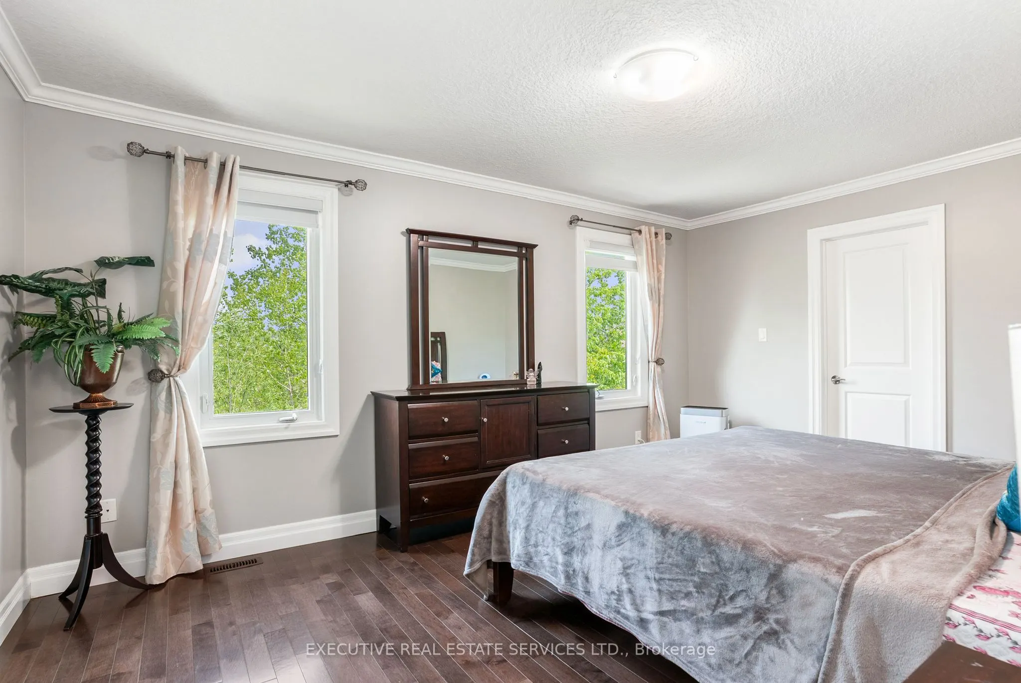 2884 DEVON Road, #Upper