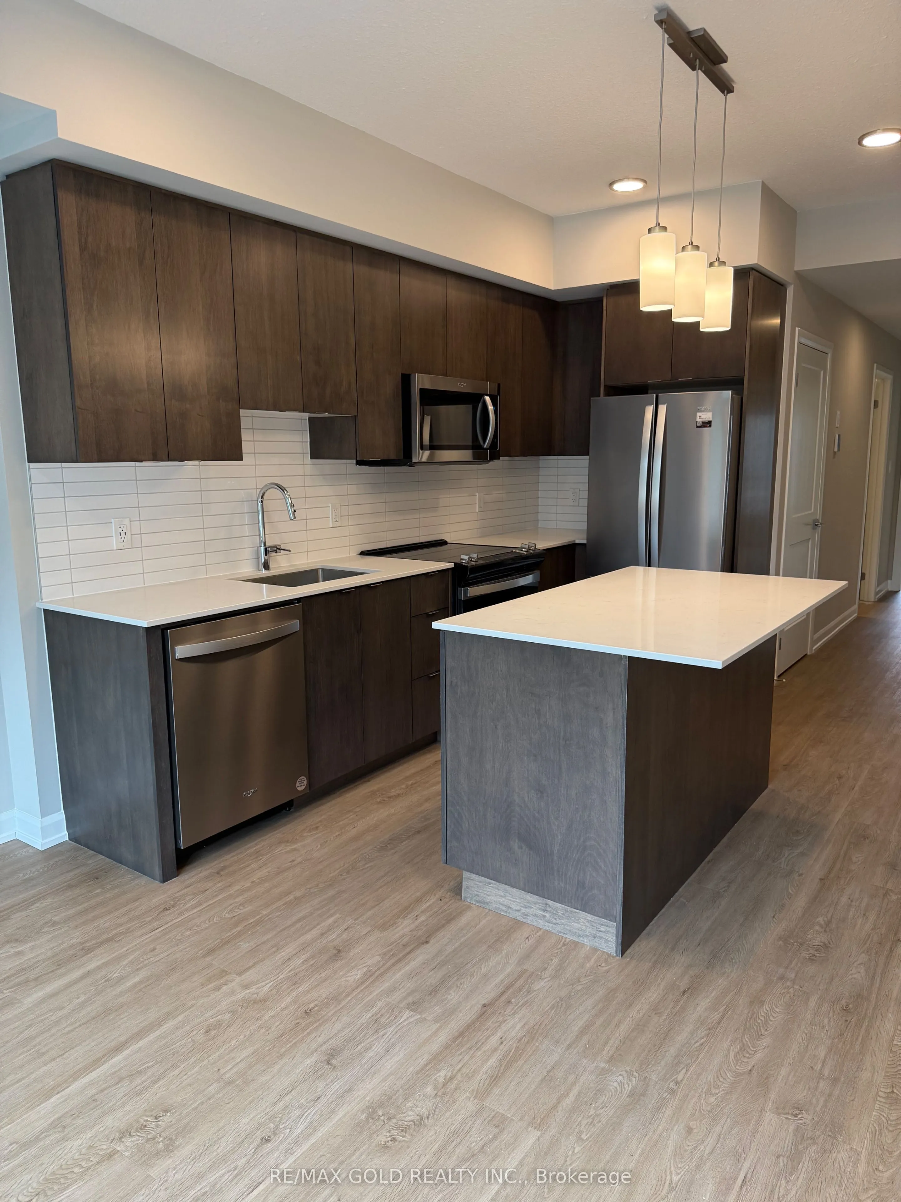 708 Woolwich Street, #210