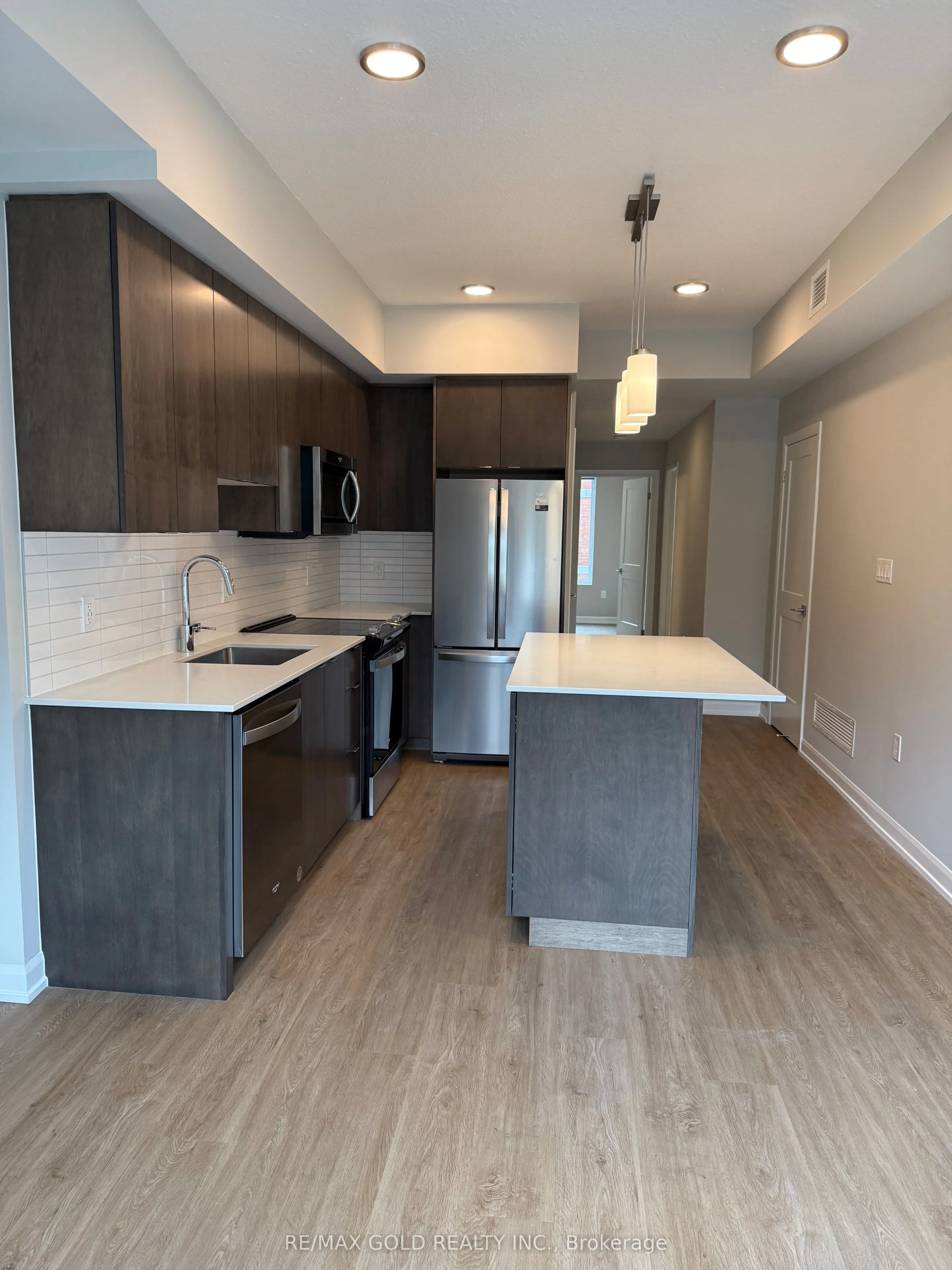 708 Woolwich Street, #210
