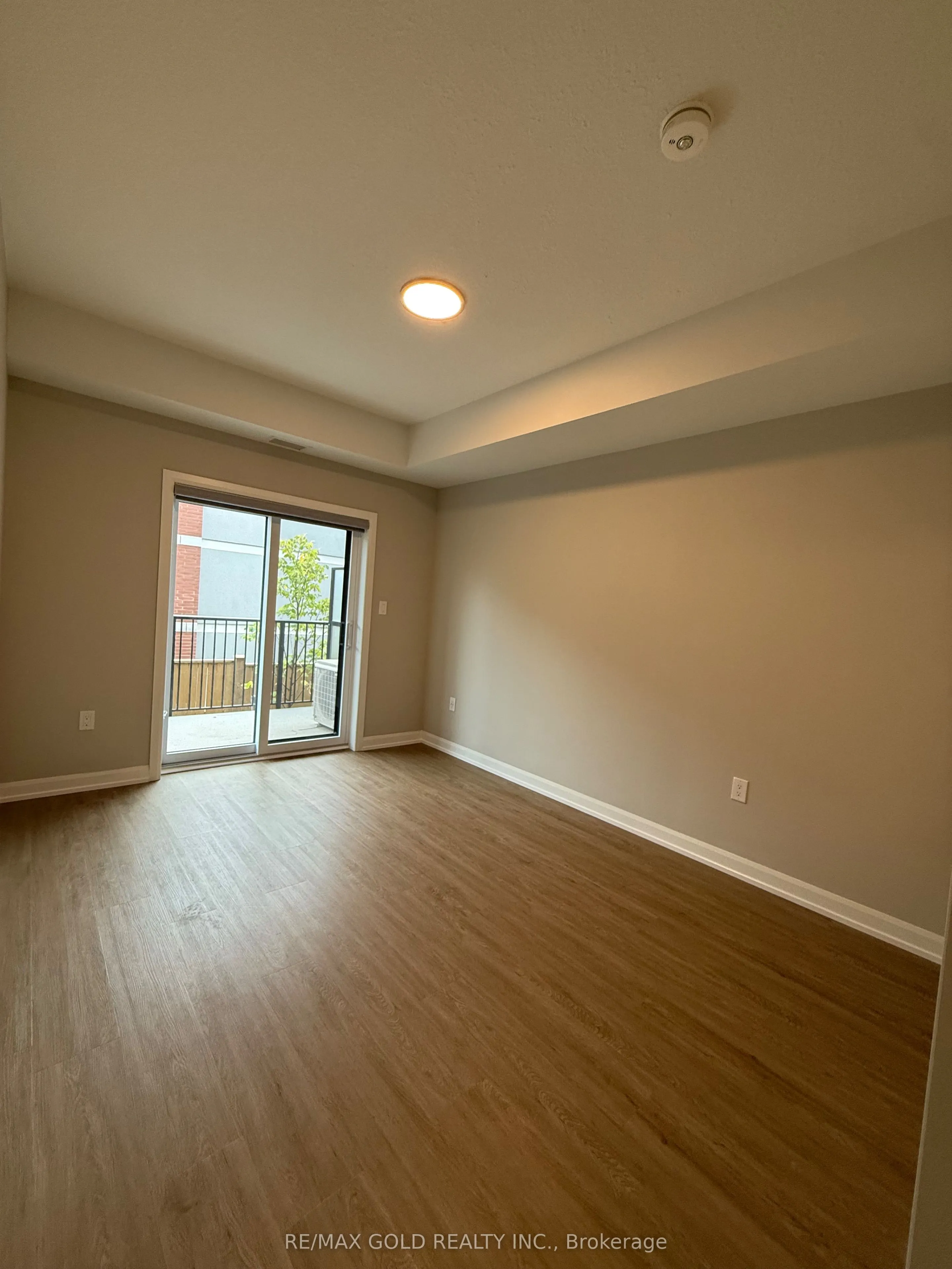 708 Woolwich Street, #210