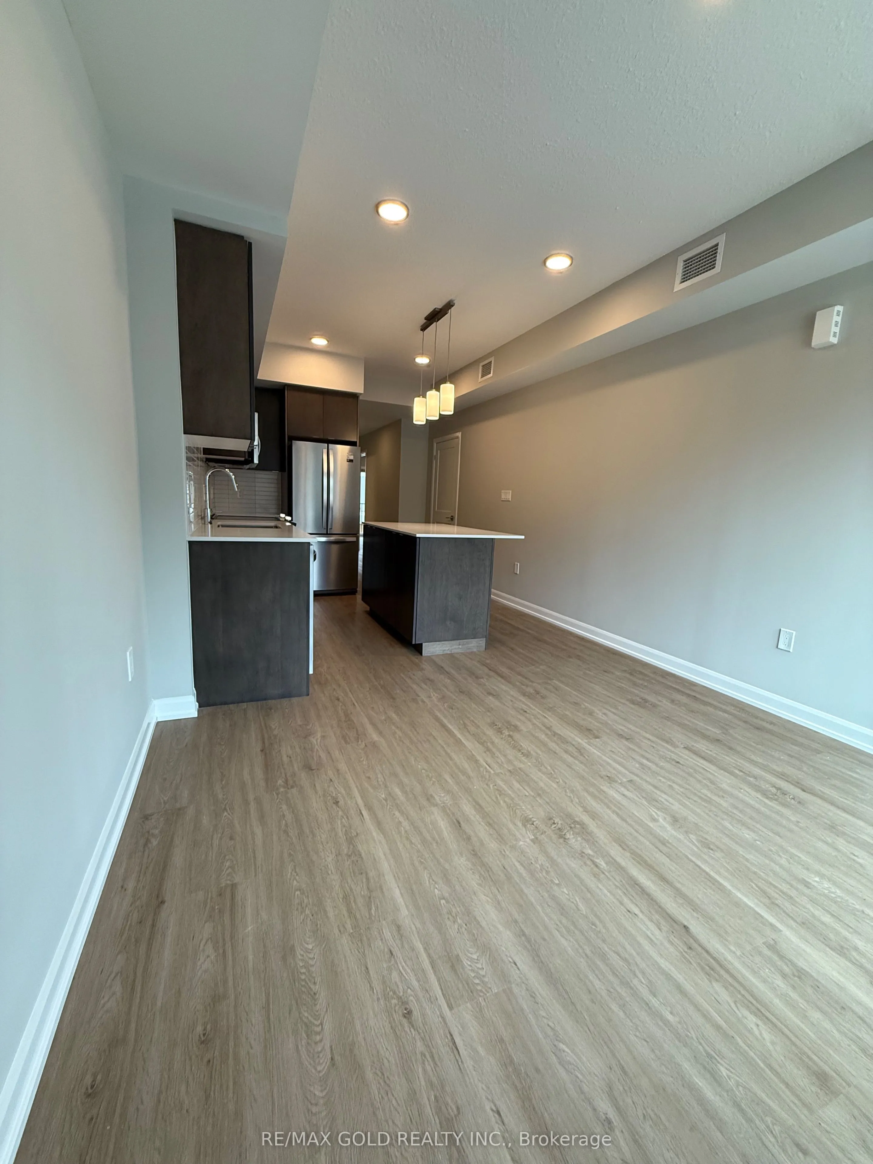 708 Woolwich Street, #210