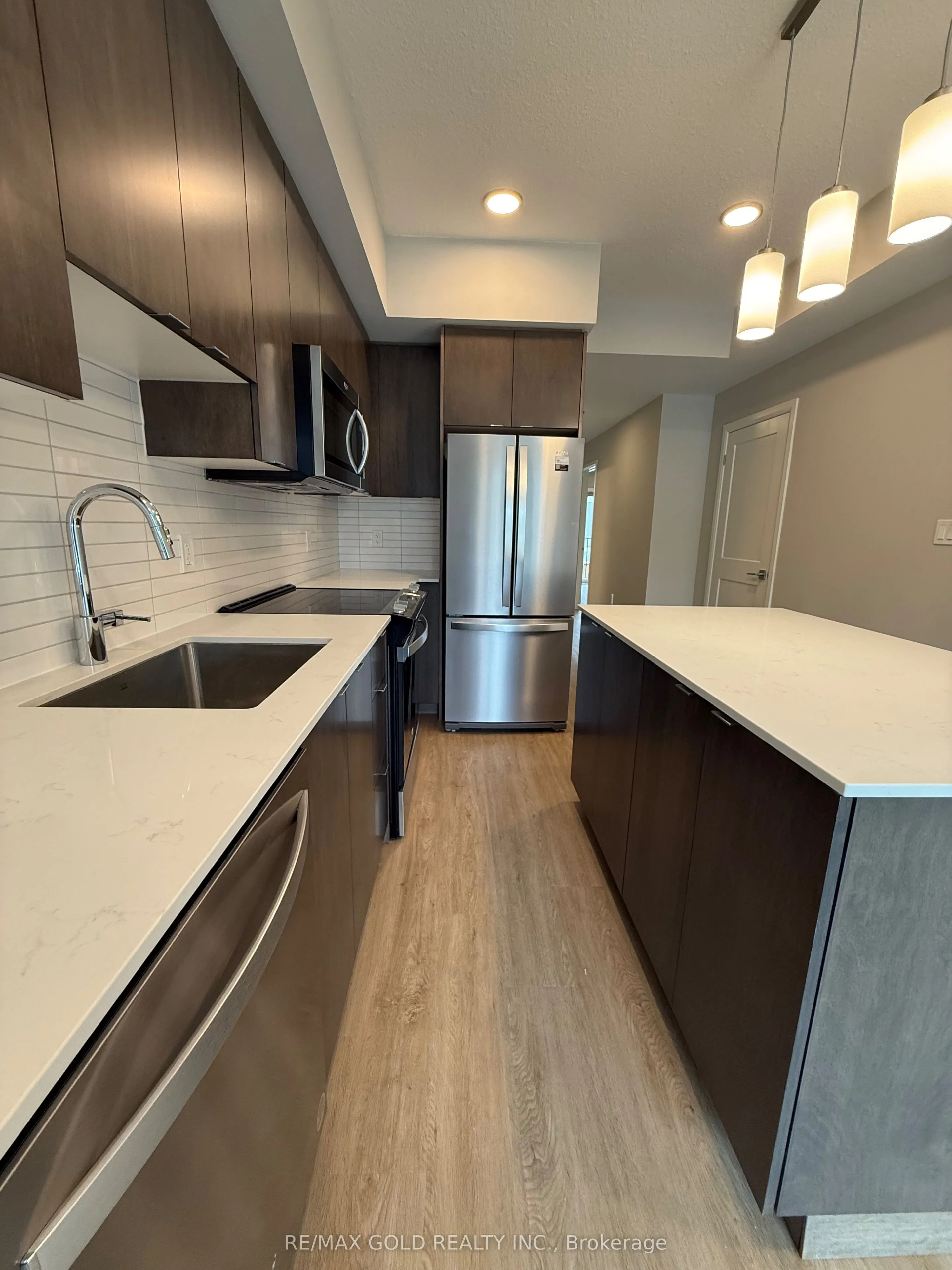 708 Woolwich Street, #210