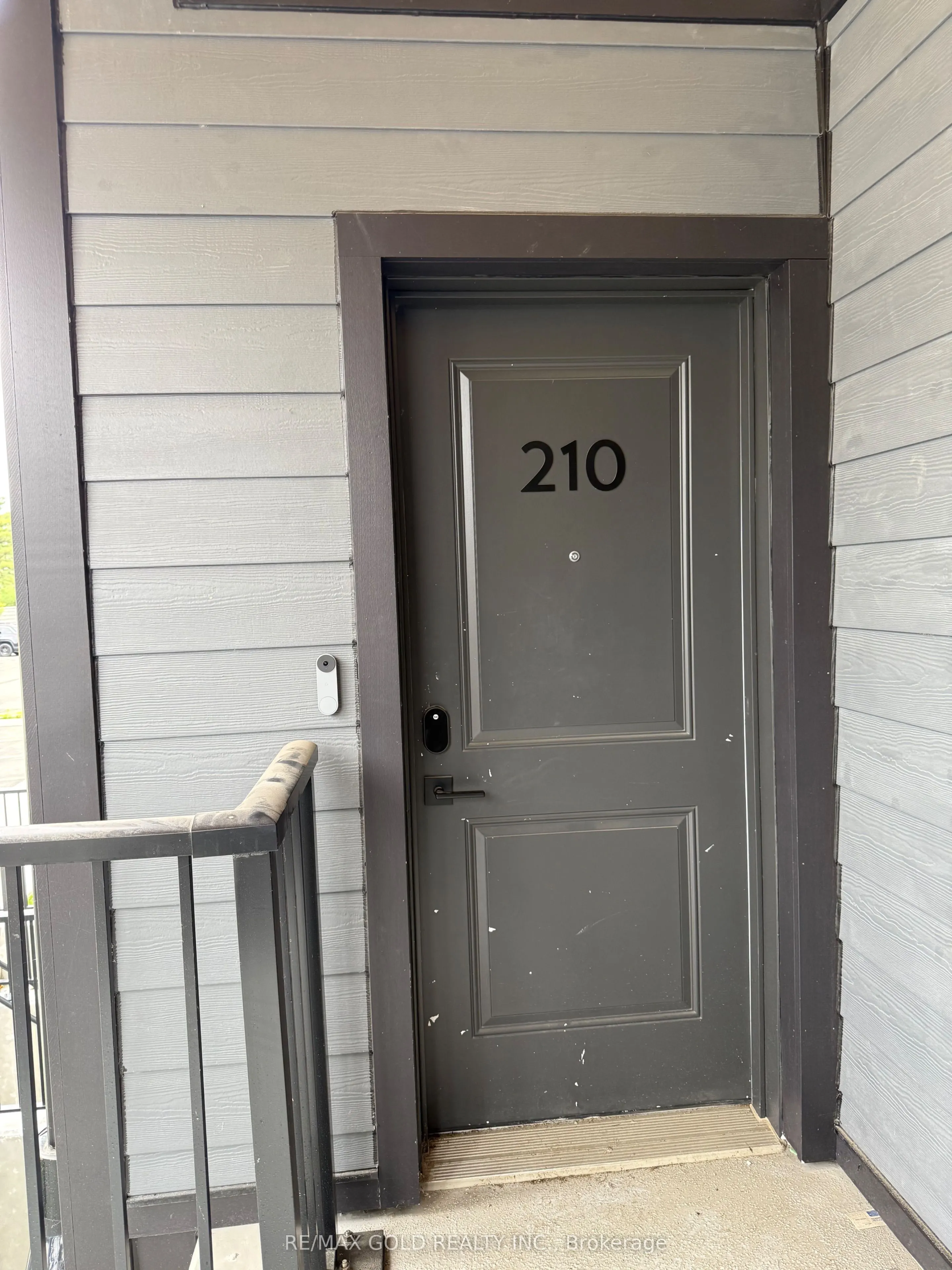 708 Woolwich Street, #210
