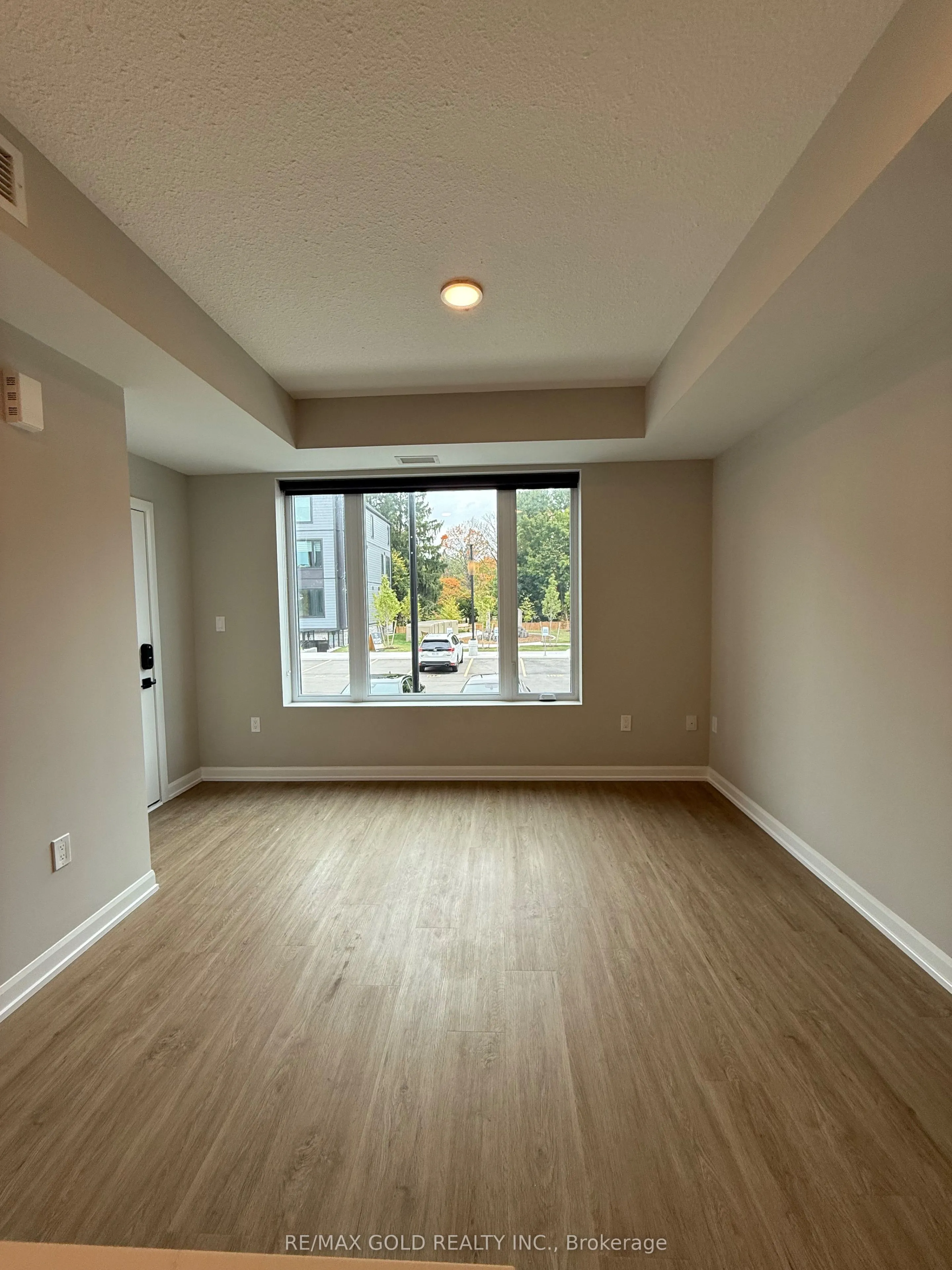 708 Woolwich Street, #210