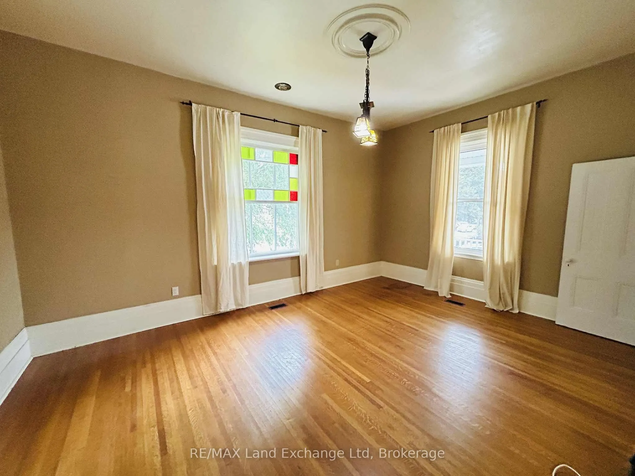 81 Patrick Street E