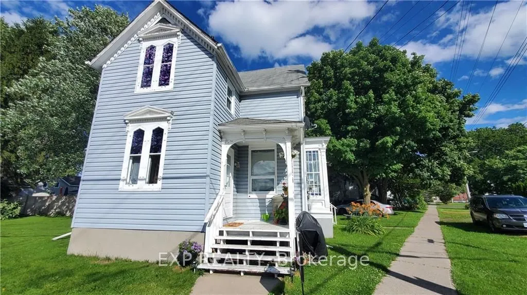 427 Victoria Street E