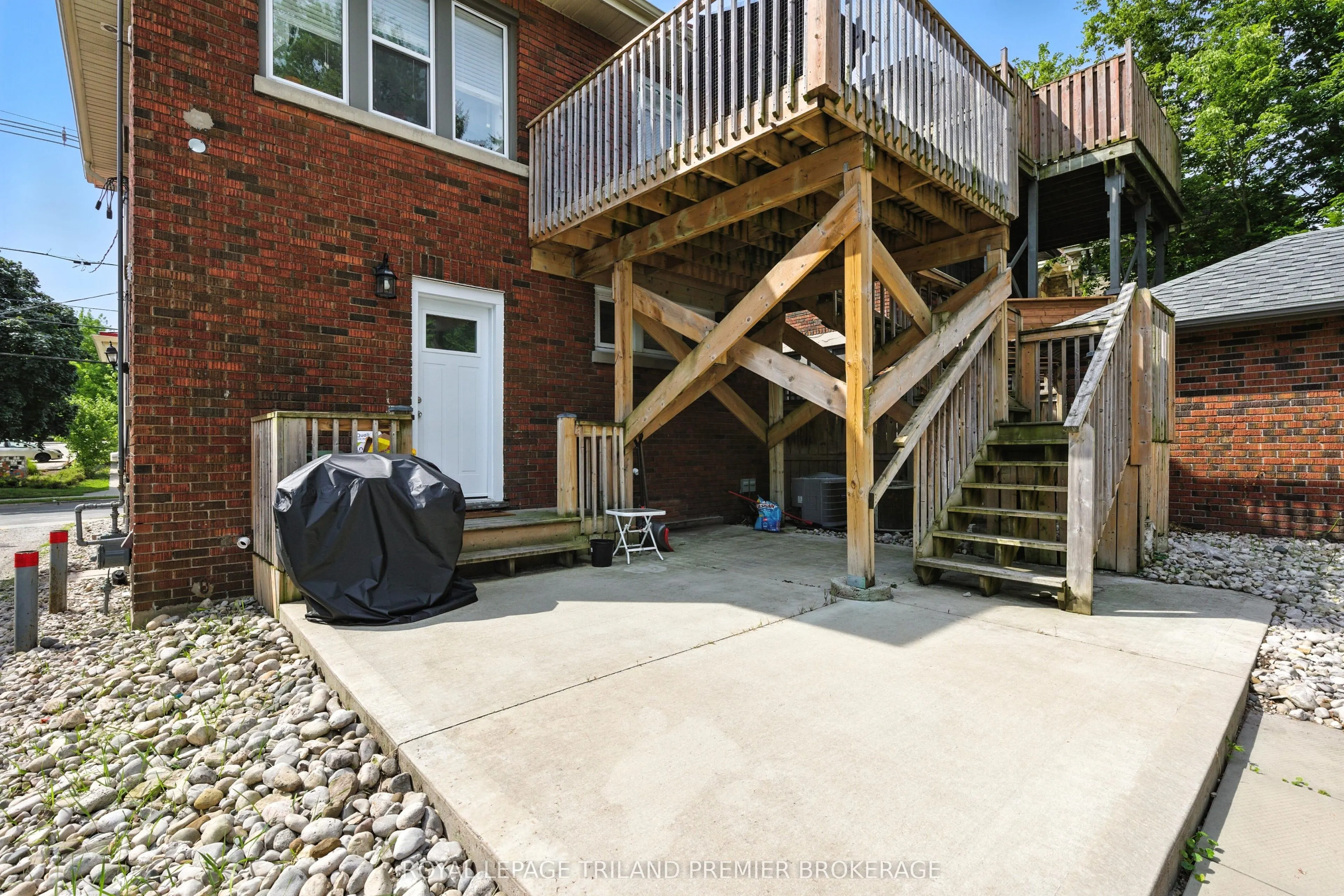 636 Queens Avenue