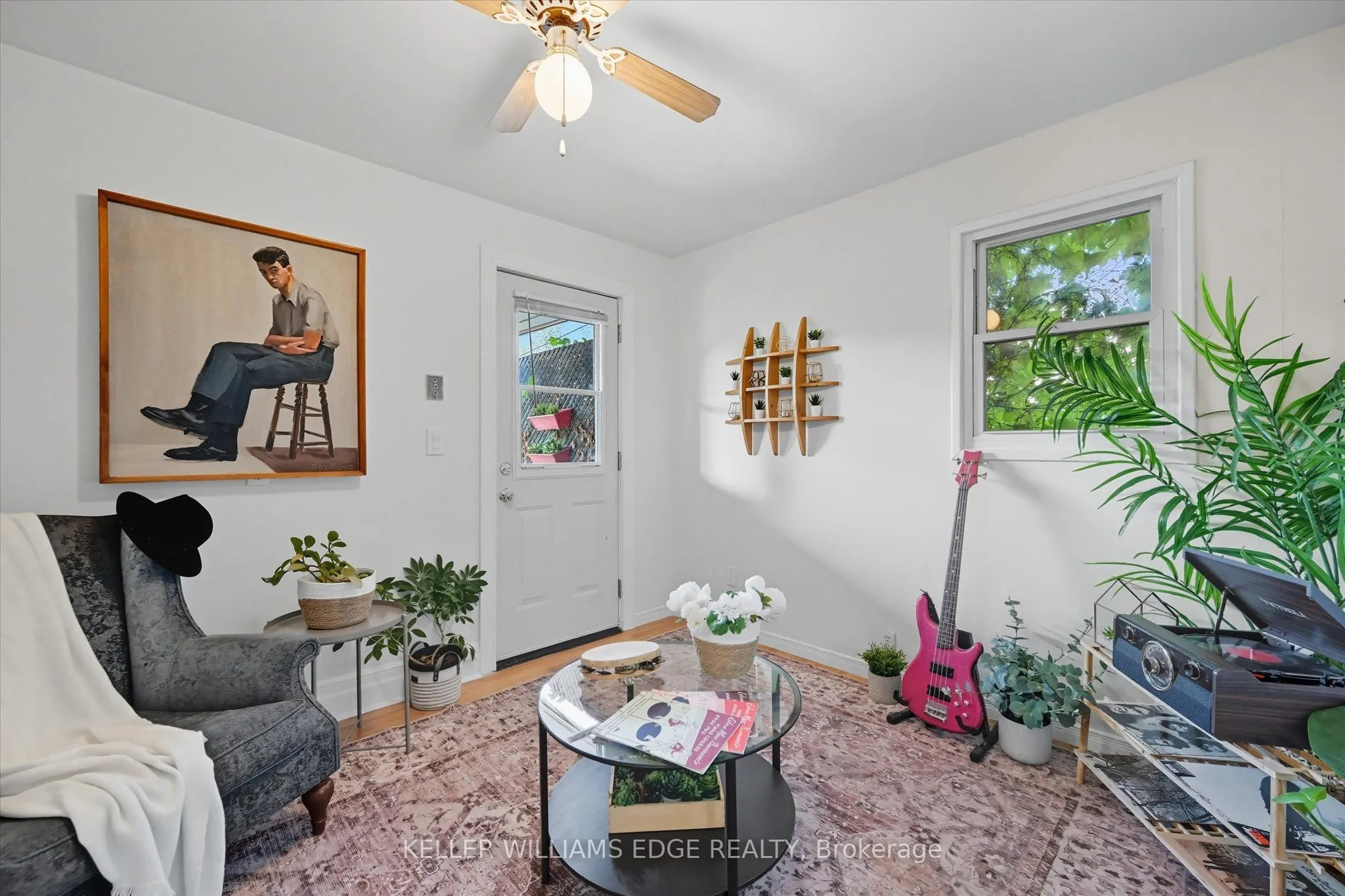 239 Rosslyn Avenue N