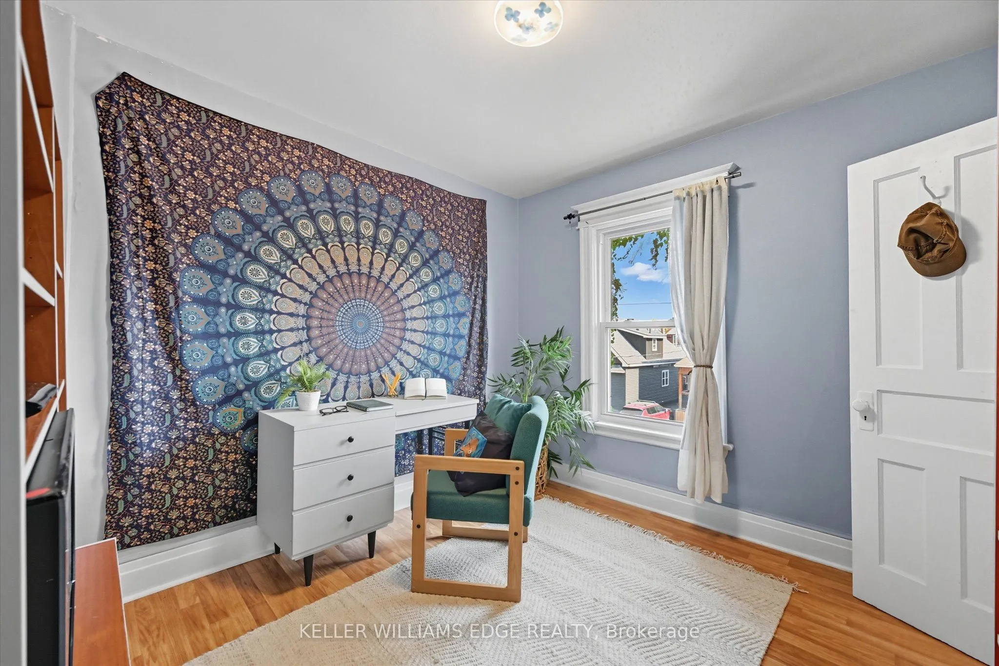 239 Rosslyn Avenue N
