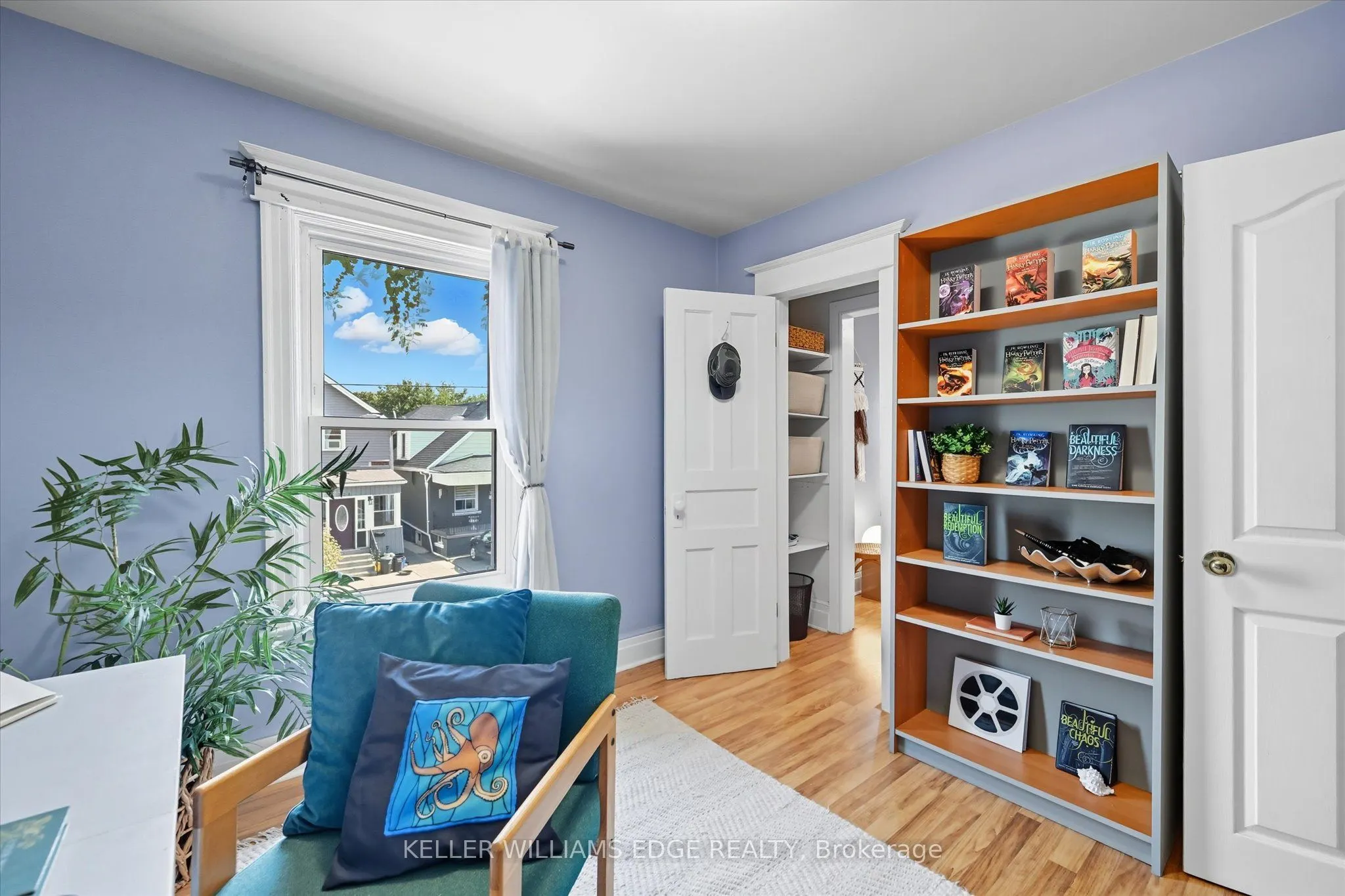 239 Rosslyn Avenue N