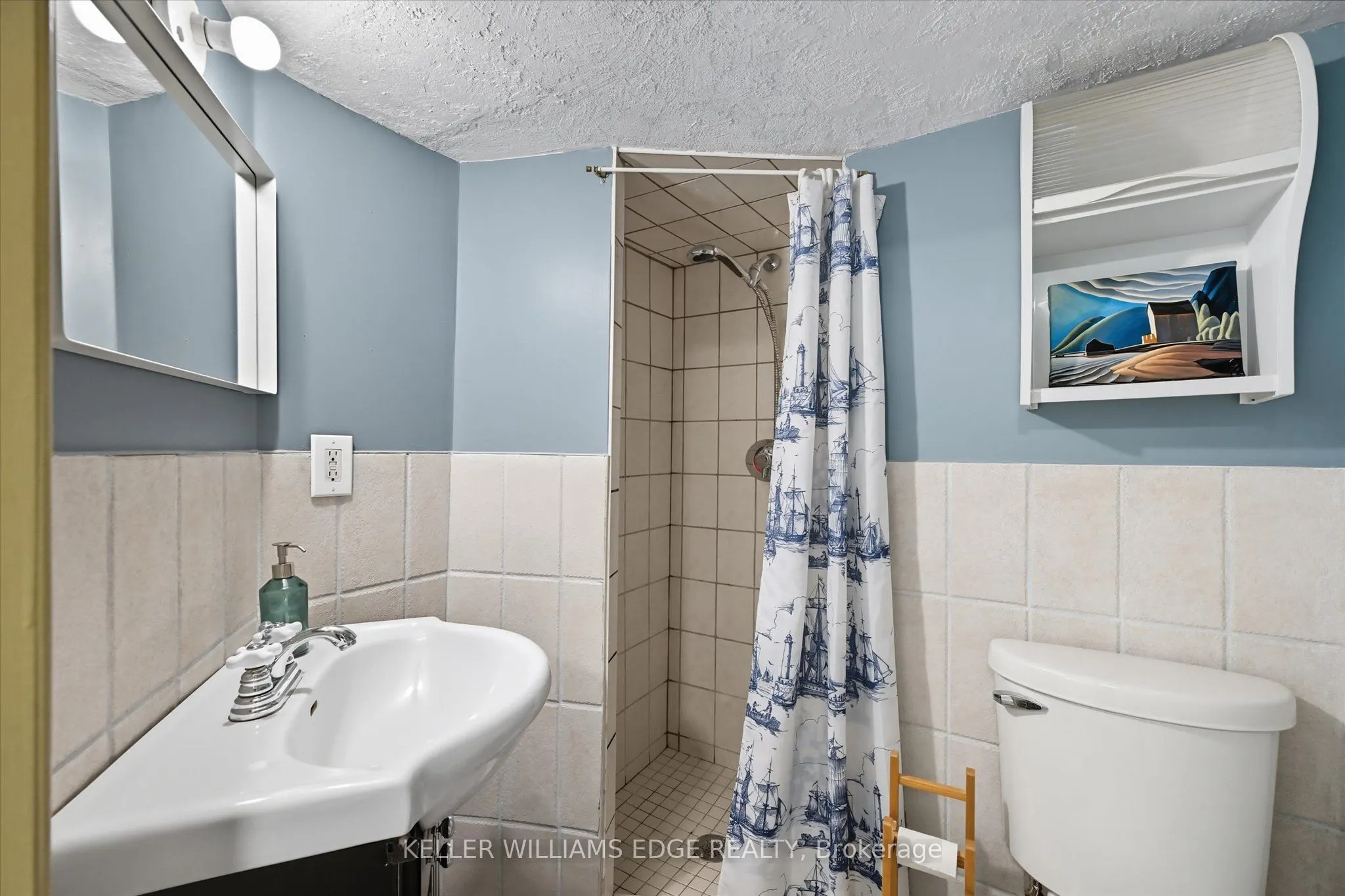 239 Rosslyn Avenue N