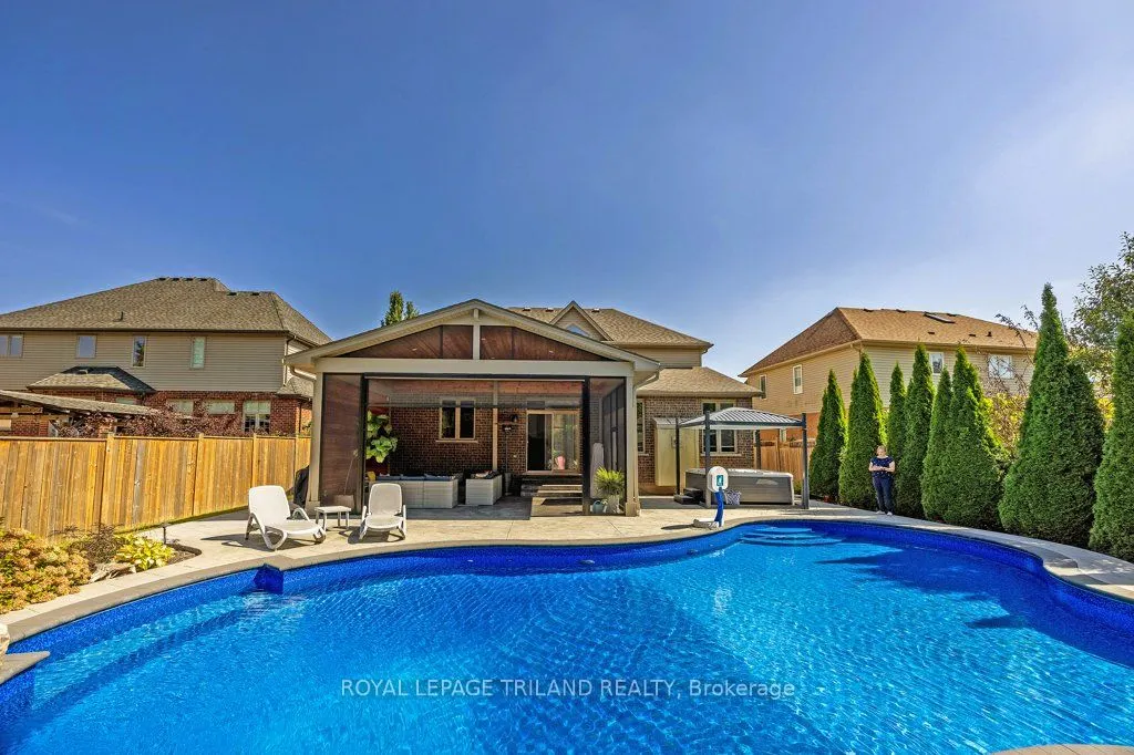 139 SKYLINE Avenue