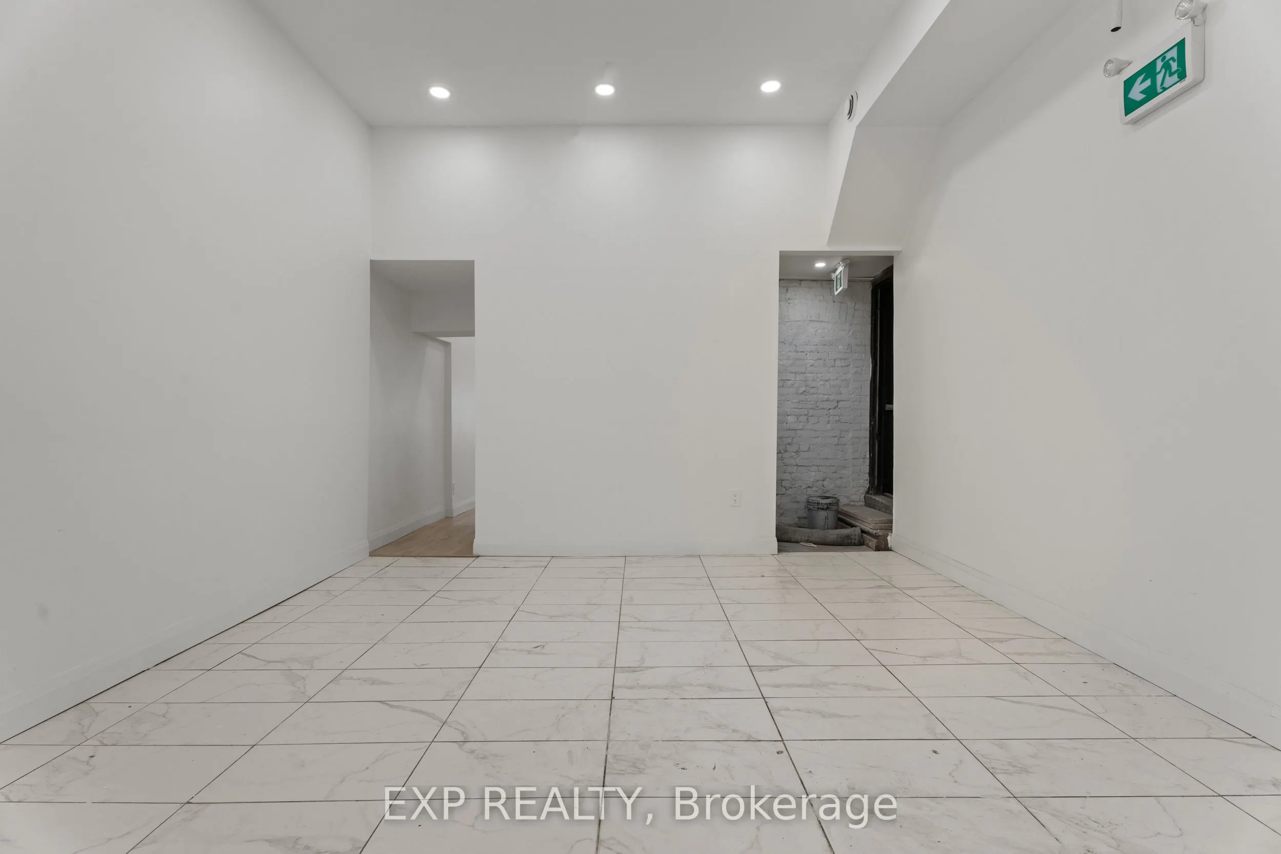93 John Street S, #1