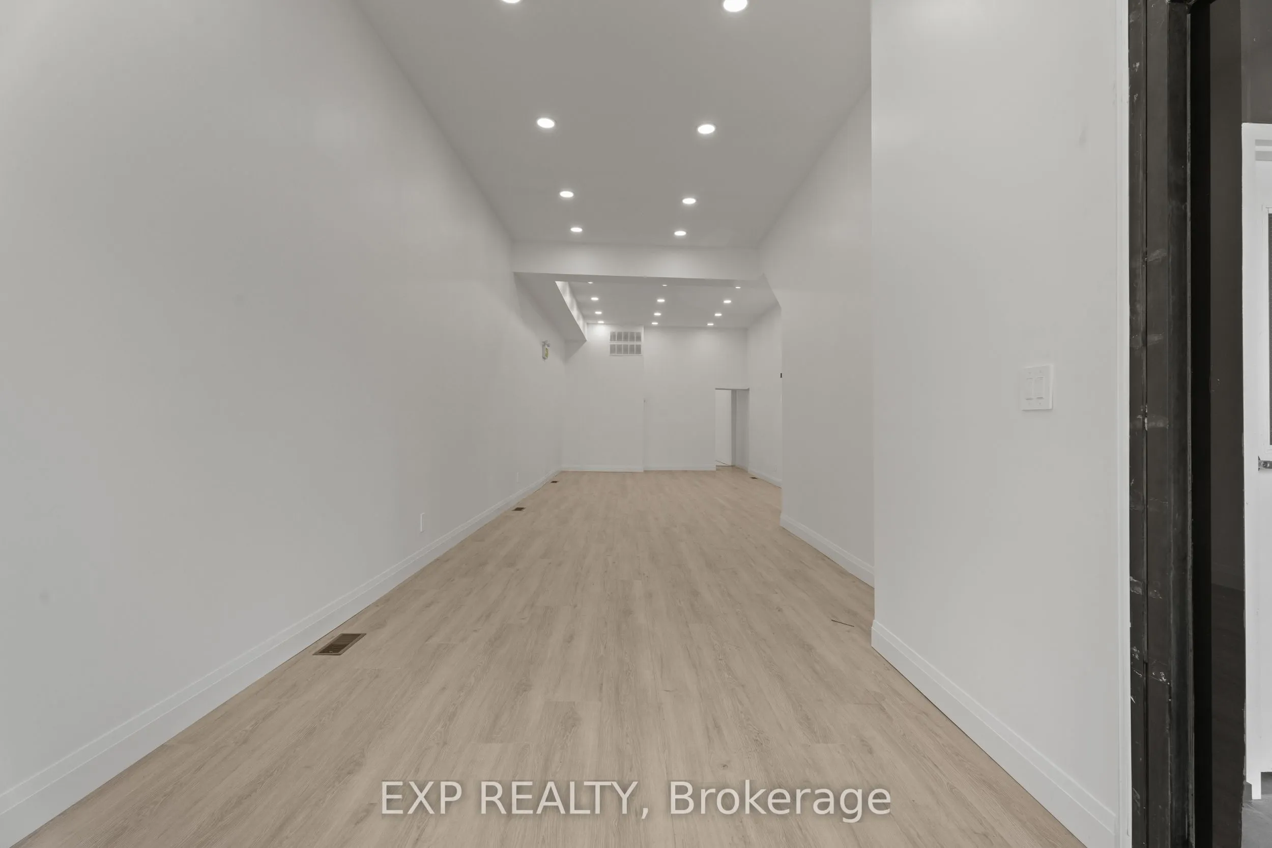 93 John Street S, #1