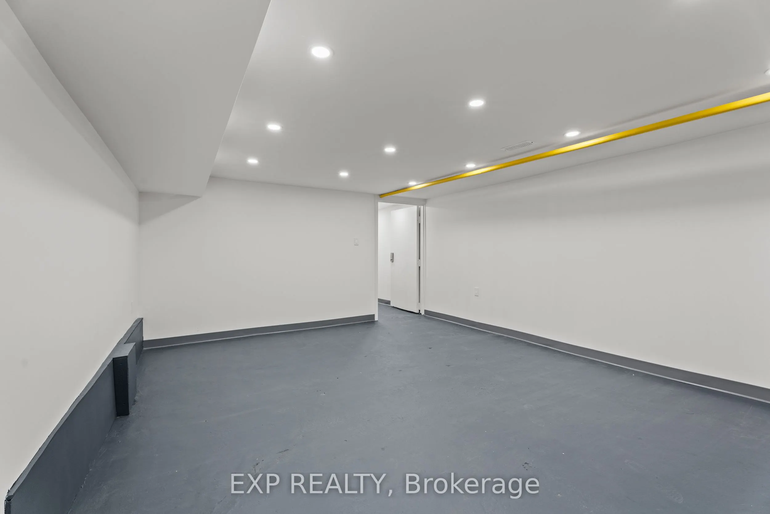 93 John Street S, #1