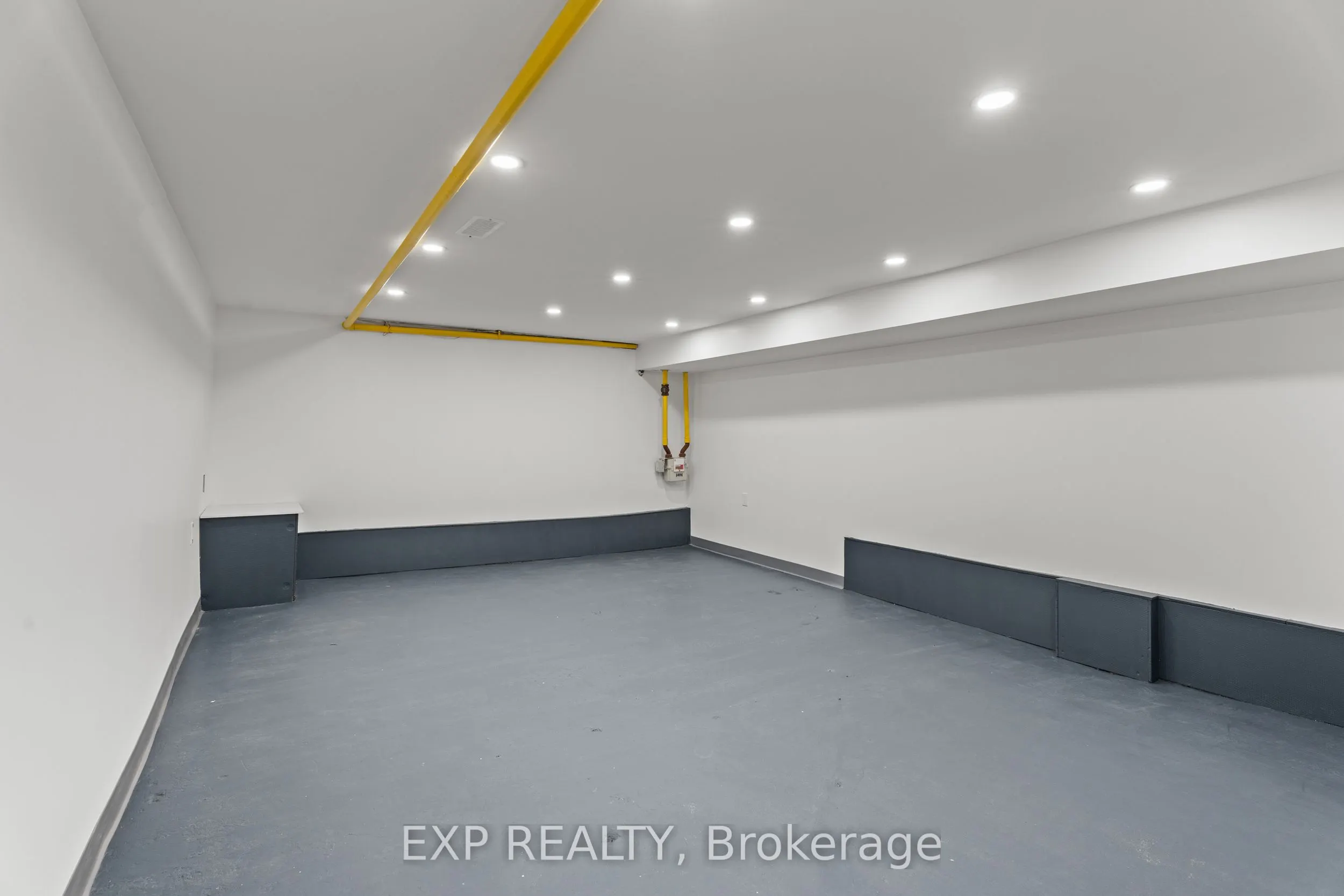 93 John Street S, #1