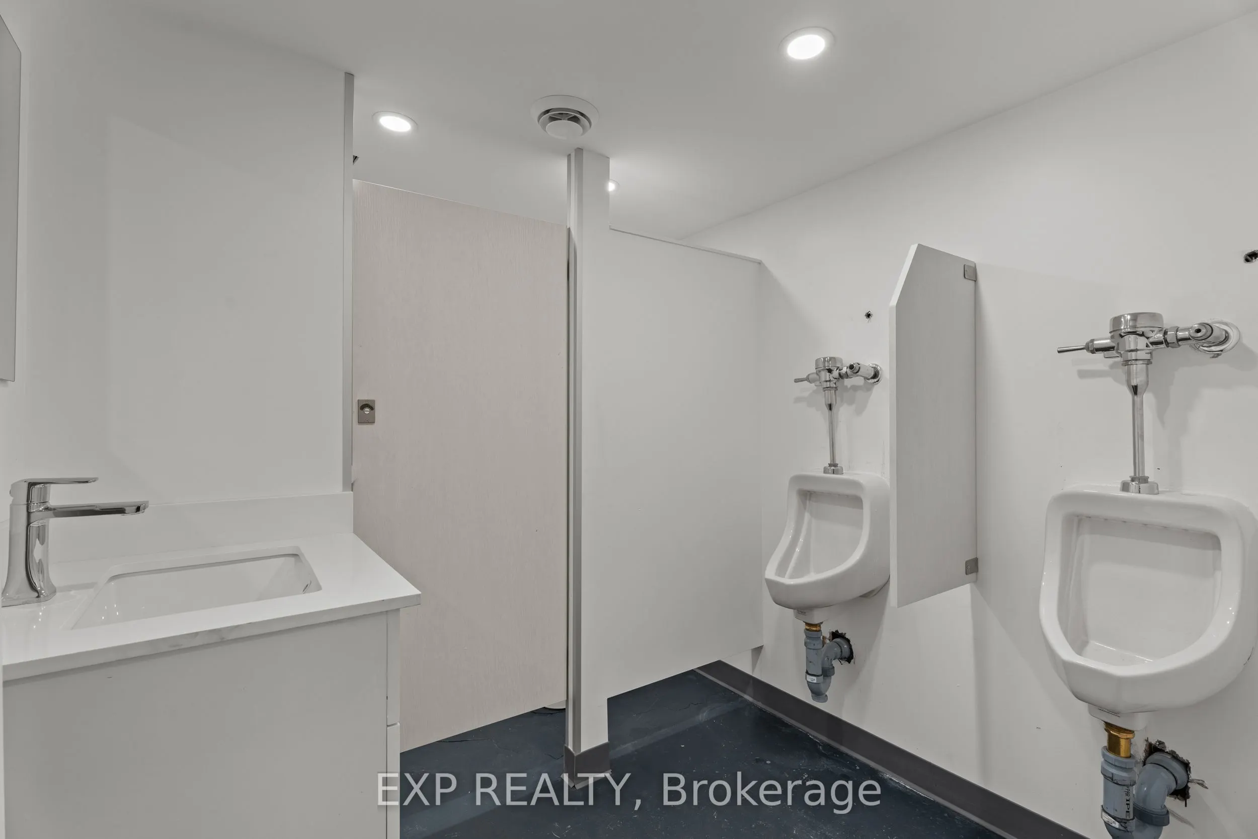 93 John Street S, #1
