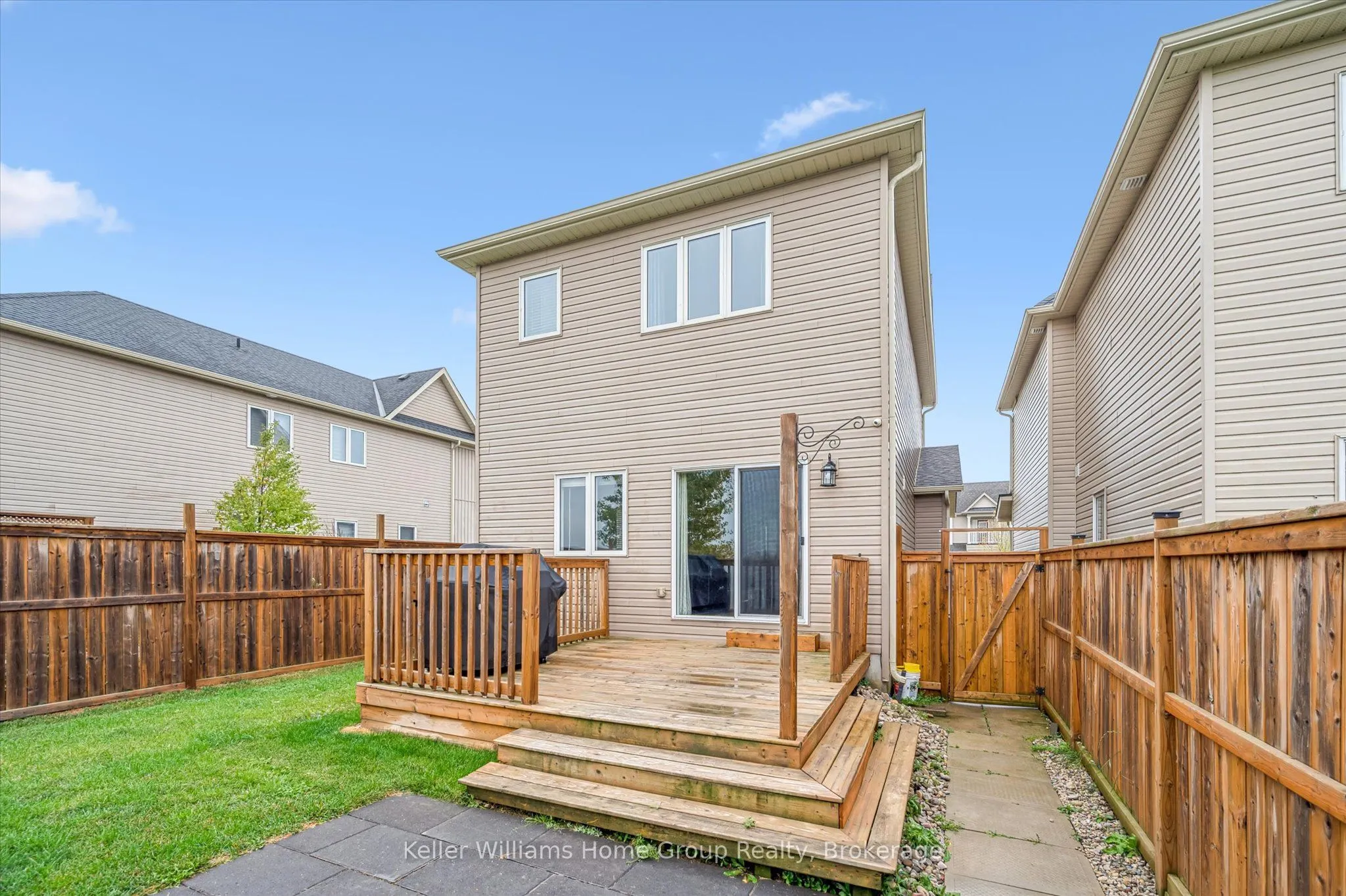 151 COURTNEY Street