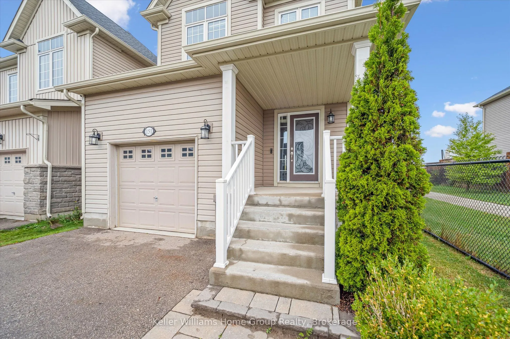 151 COURTNEY Street
