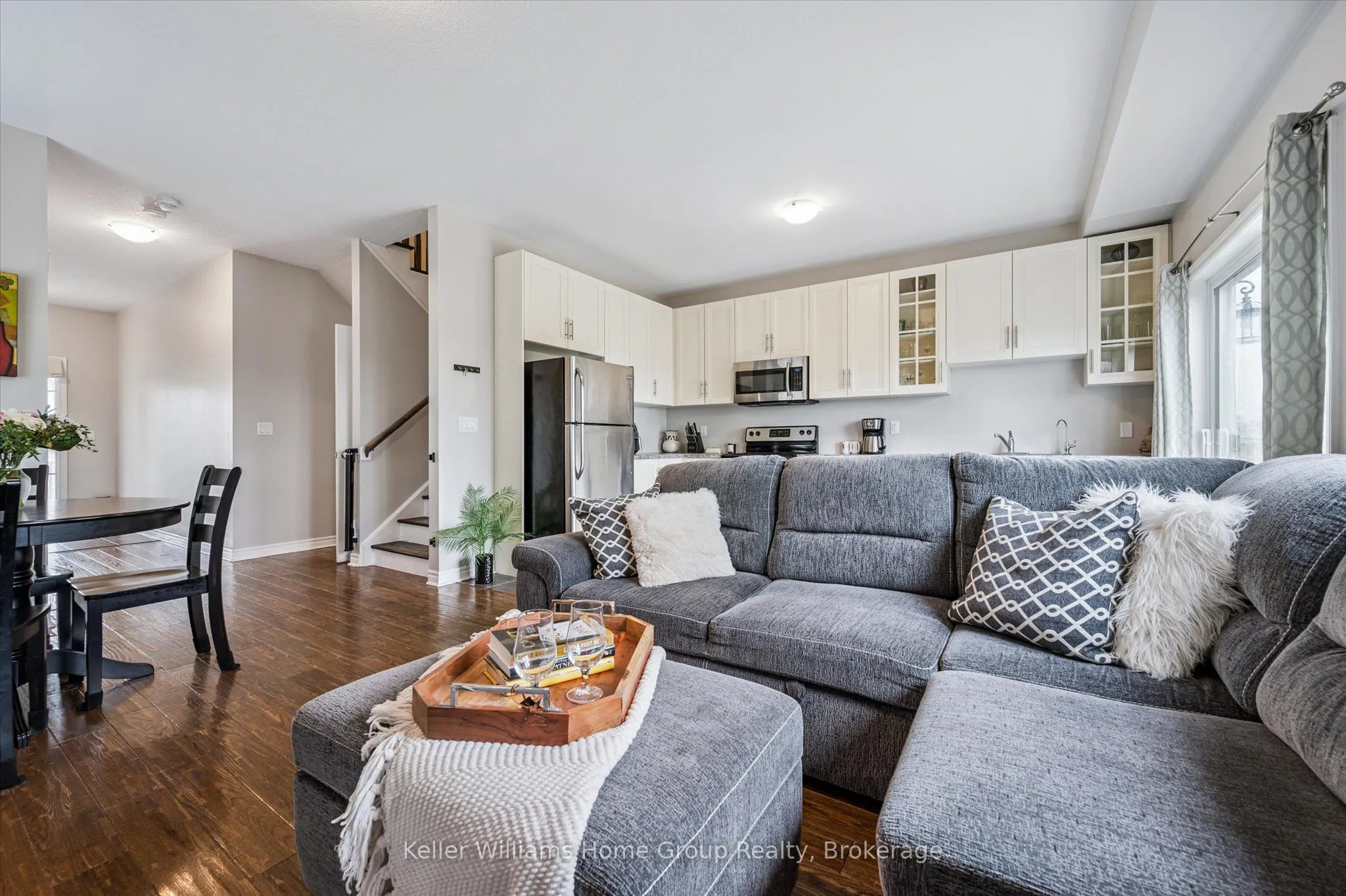 151 COURTNEY Street