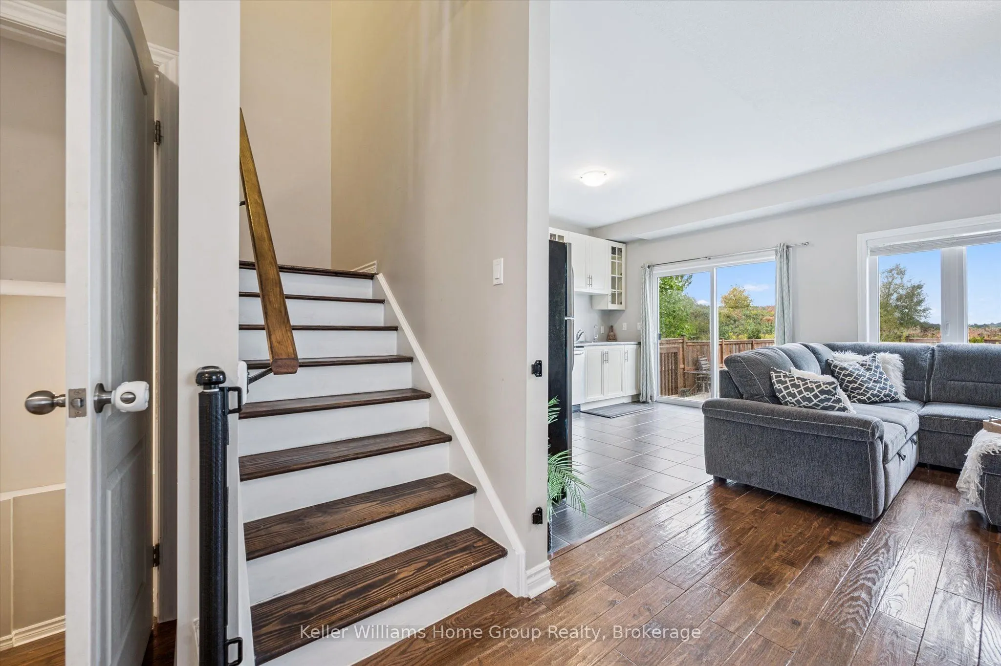 151 COURTNEY Street